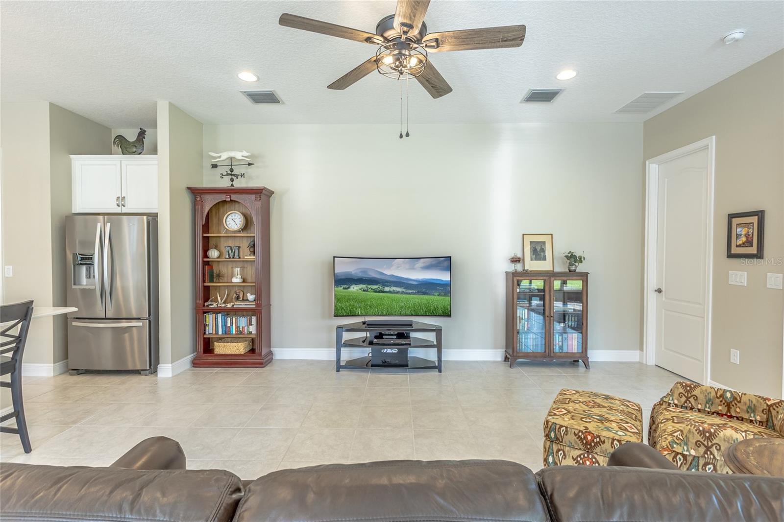 2606 Meadowedge Loop Property Photo 23