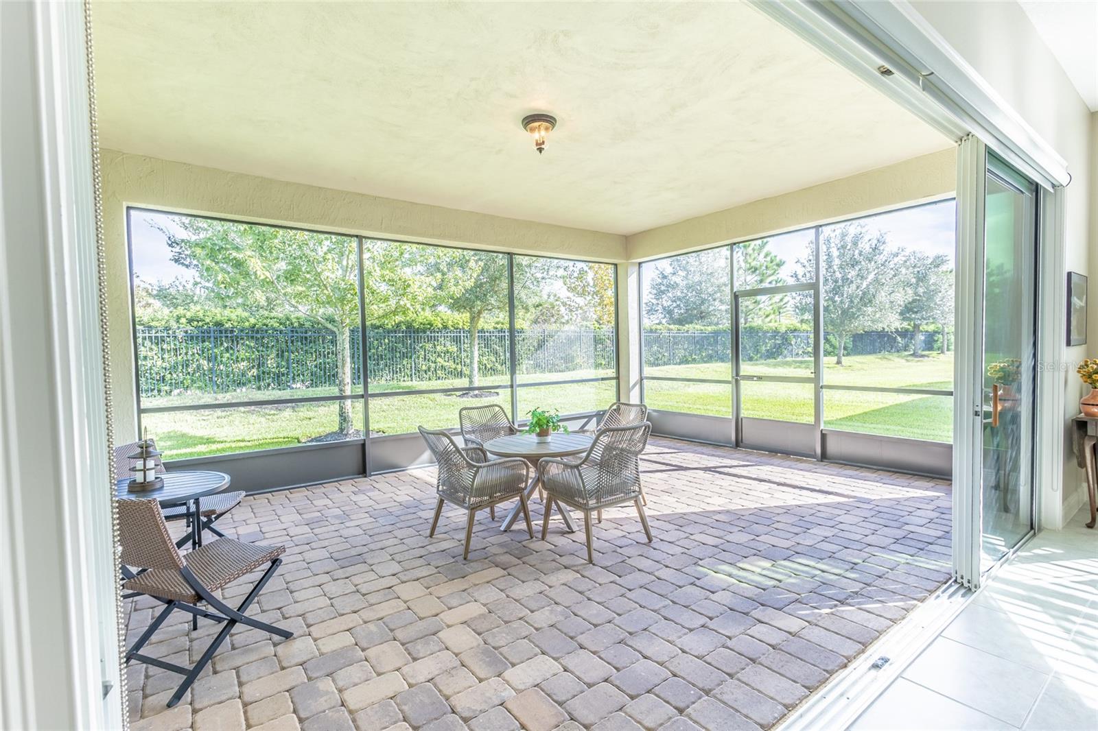 2606 Meadowedge Loop Property Photo 25