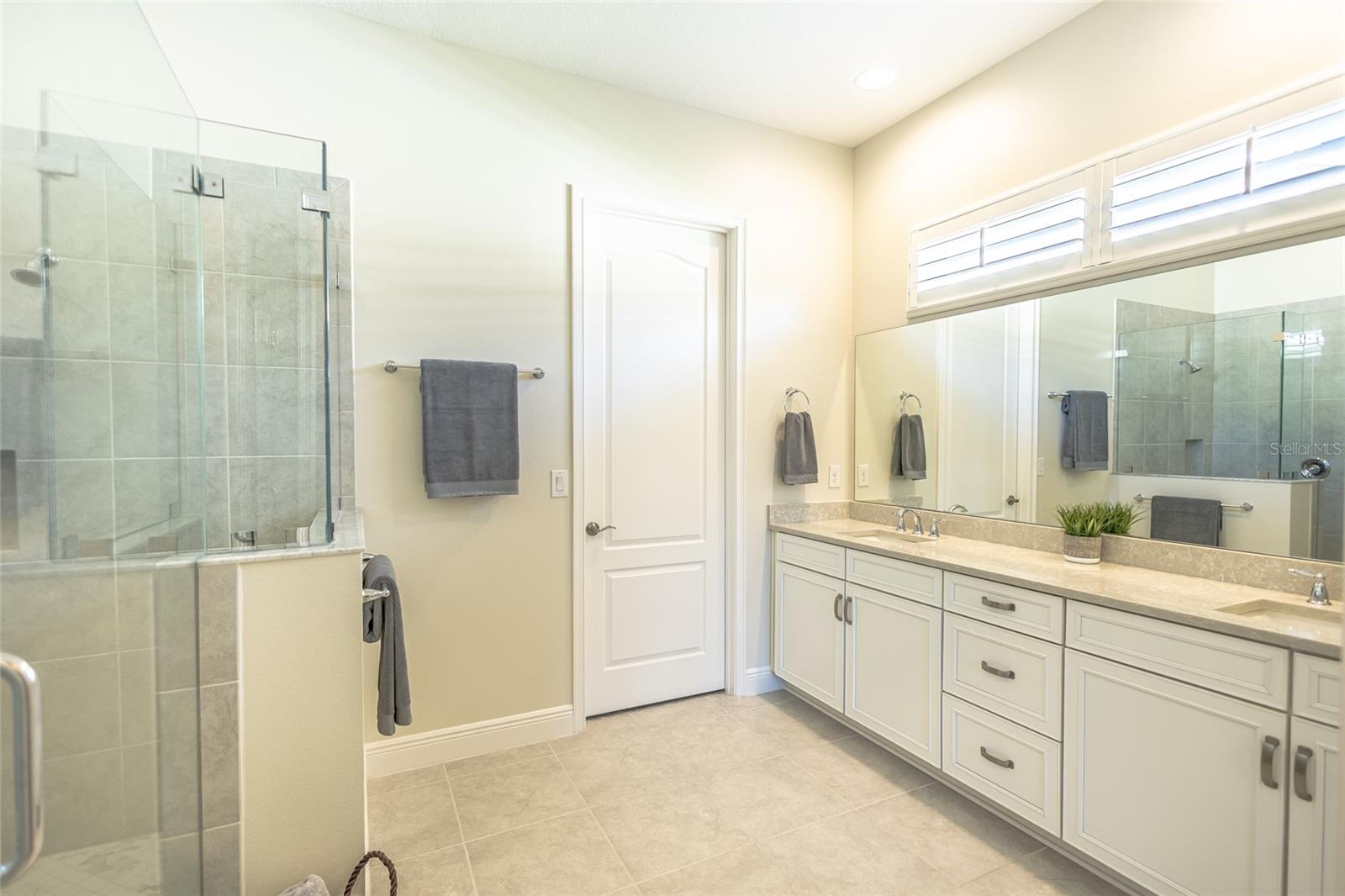2606 Meadowedge Loop Property Photo 32
