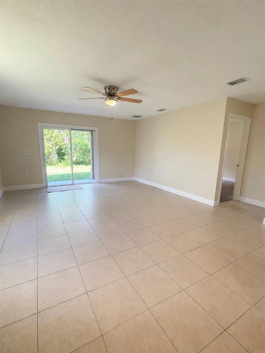 1002 Mayfair Pl Property Photo 2