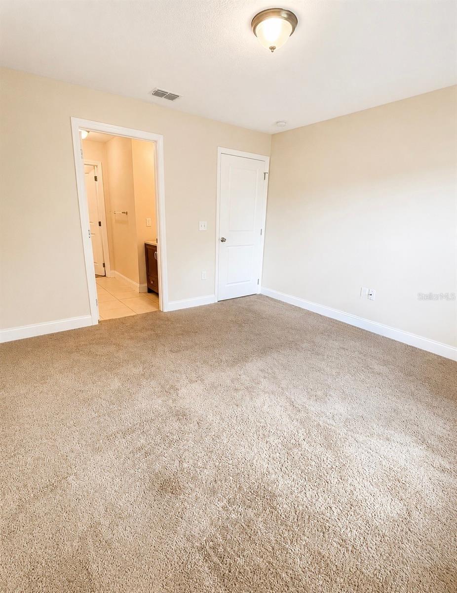 1002 Mayfair Pl Property Photo 8