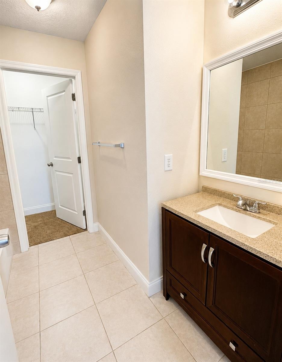 1002 Mayfair Pl Property Photo 9