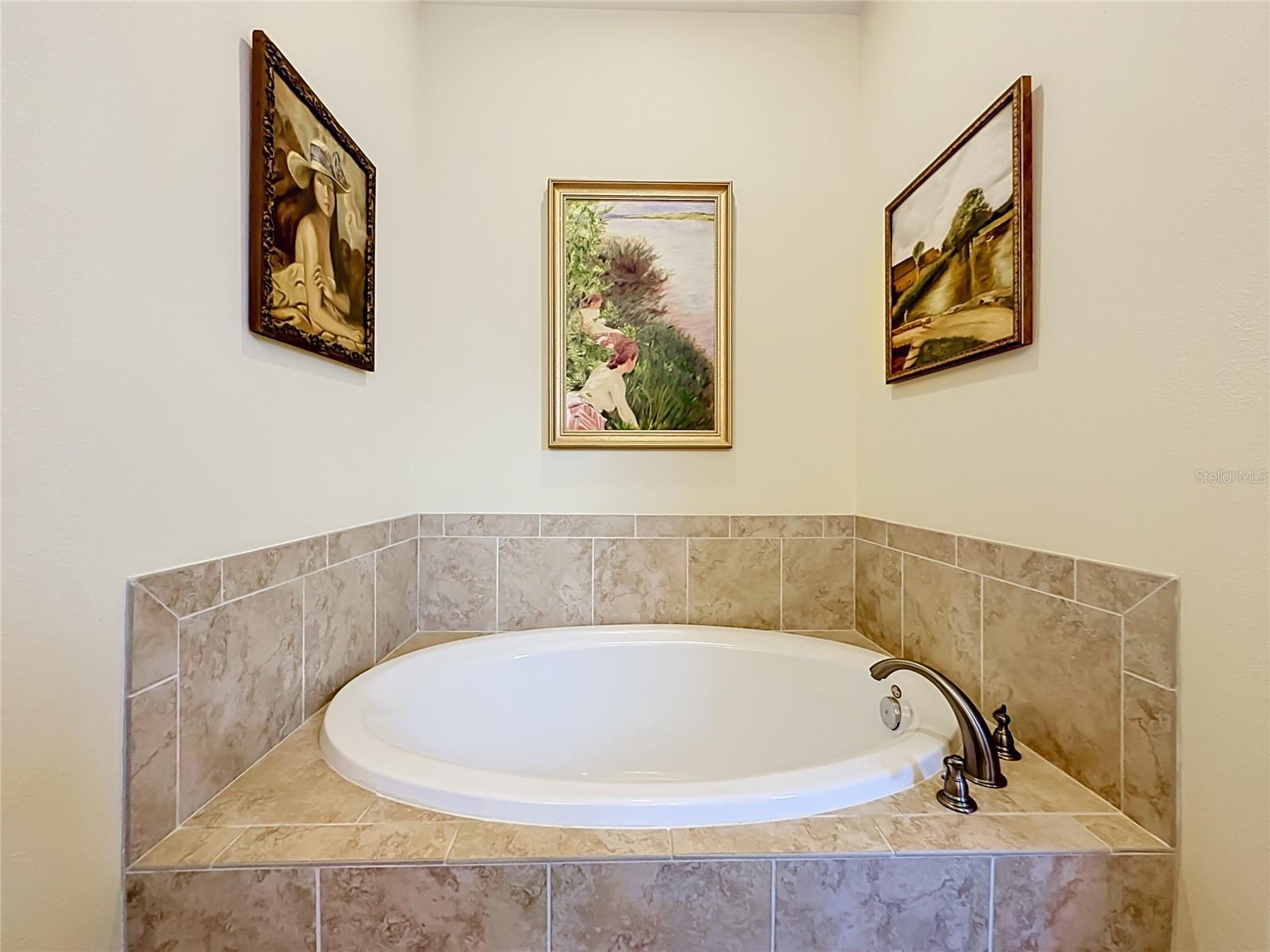 341 Hibiscus Way Property Photo 33