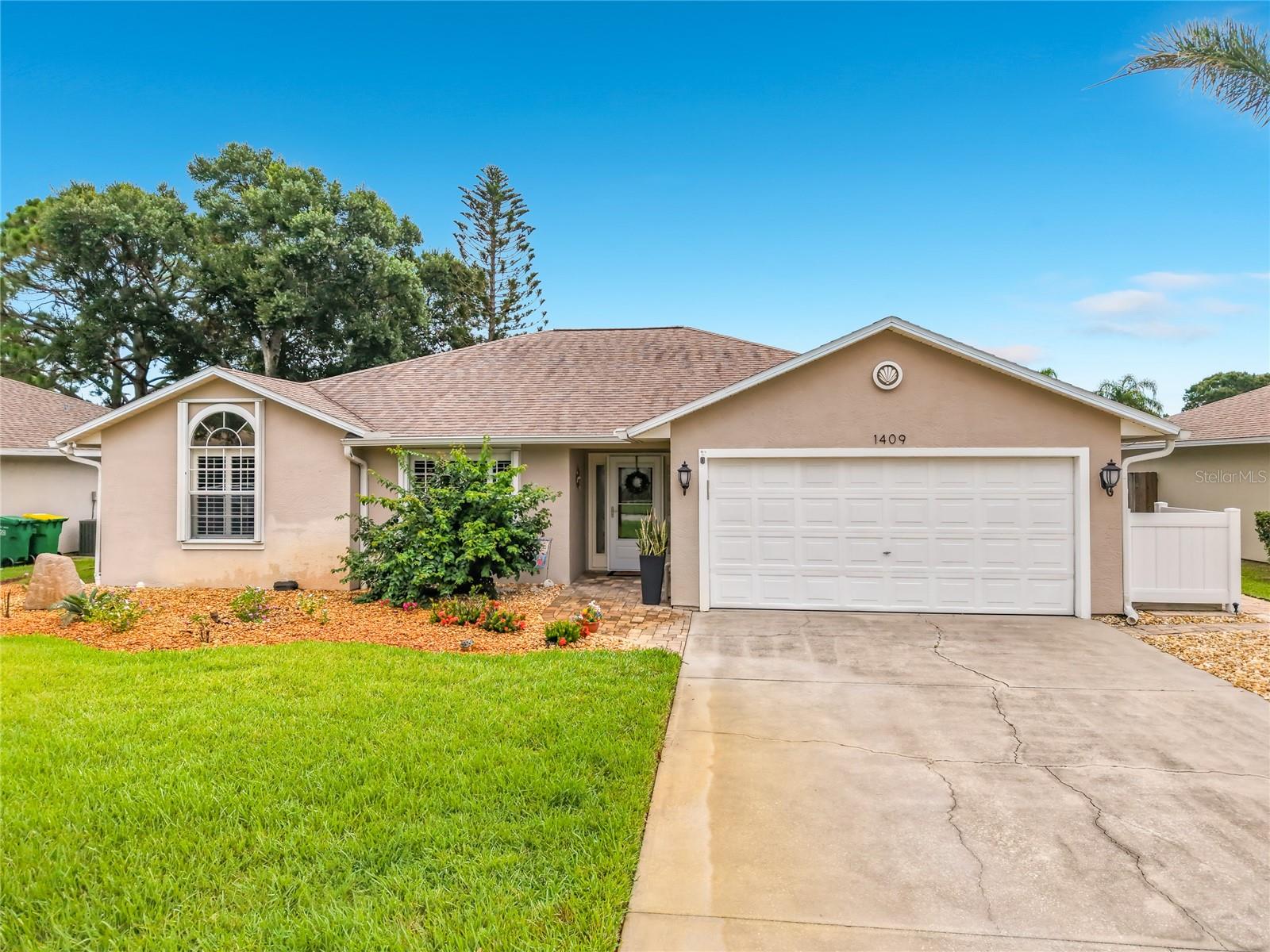1409 California Dr Property Photo 6