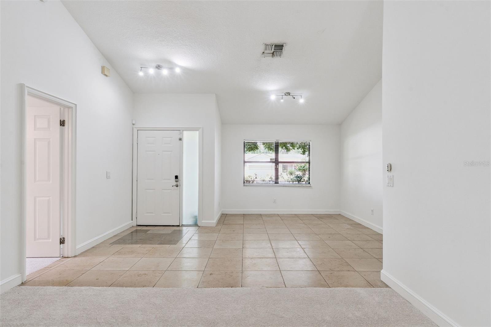 9433 Palm Tree Dr Property Photo 4