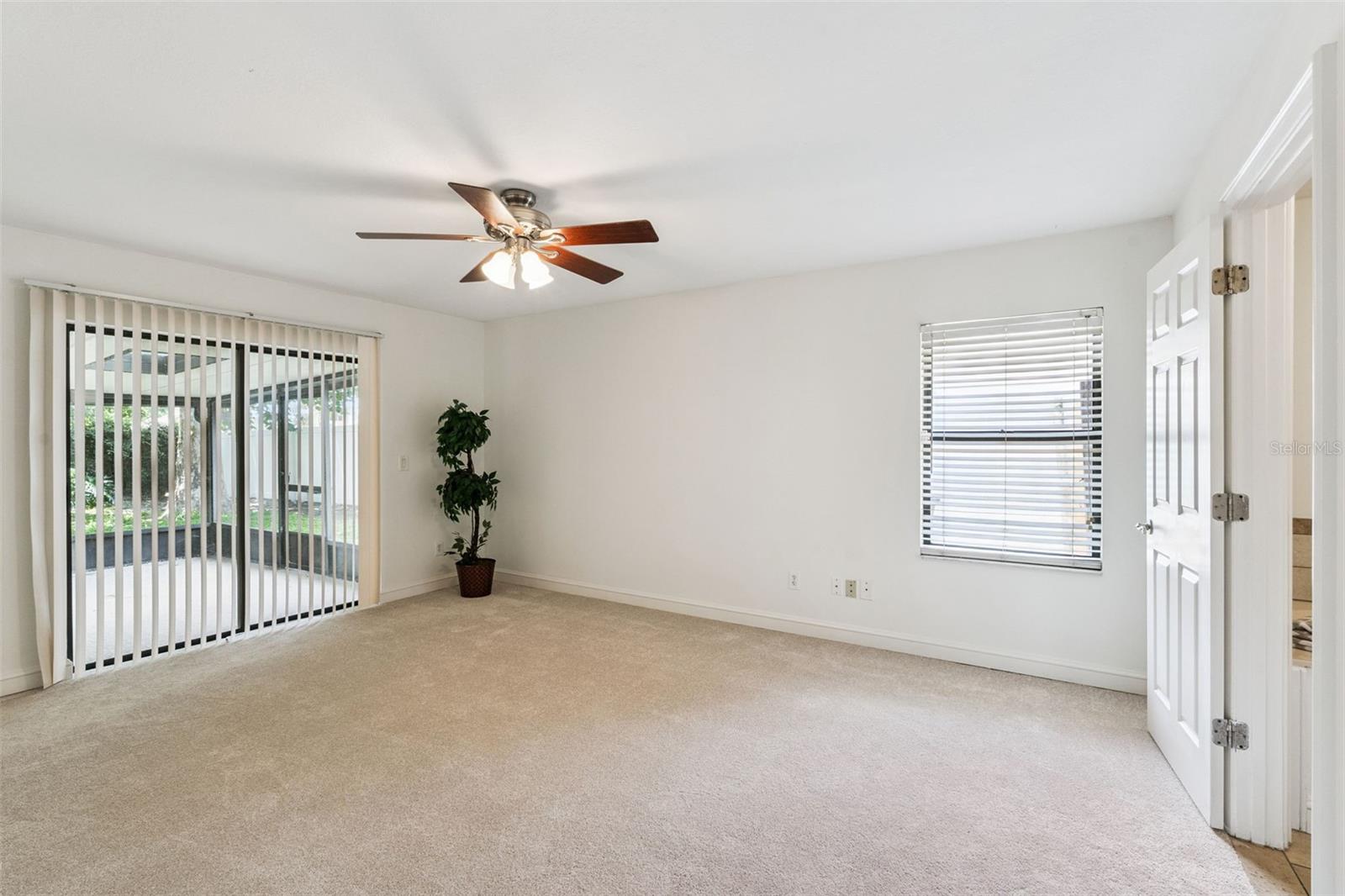 9433 Palm Tree Dr Property Photo 17