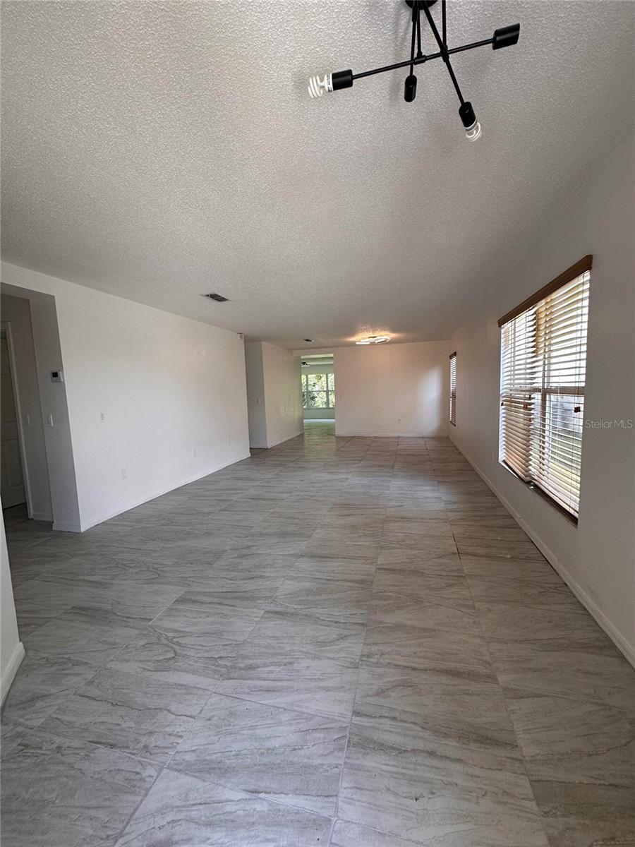 4502 Philadelphia Cir Property Photo 2