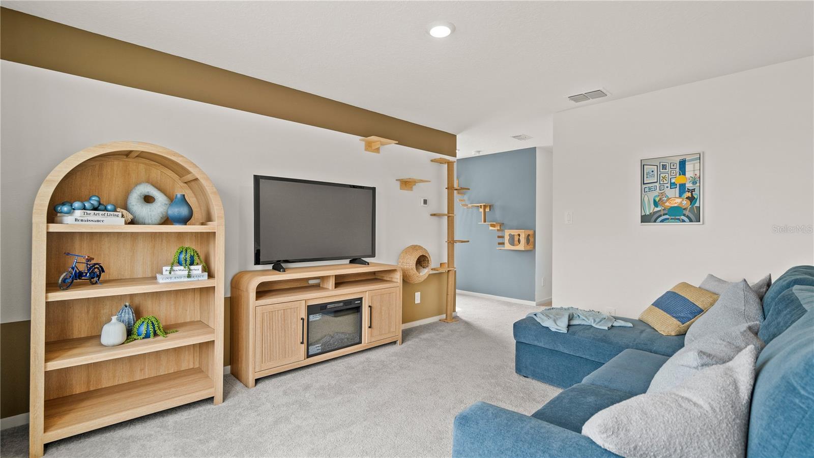 2177 Lasso Loop Property Photo 11