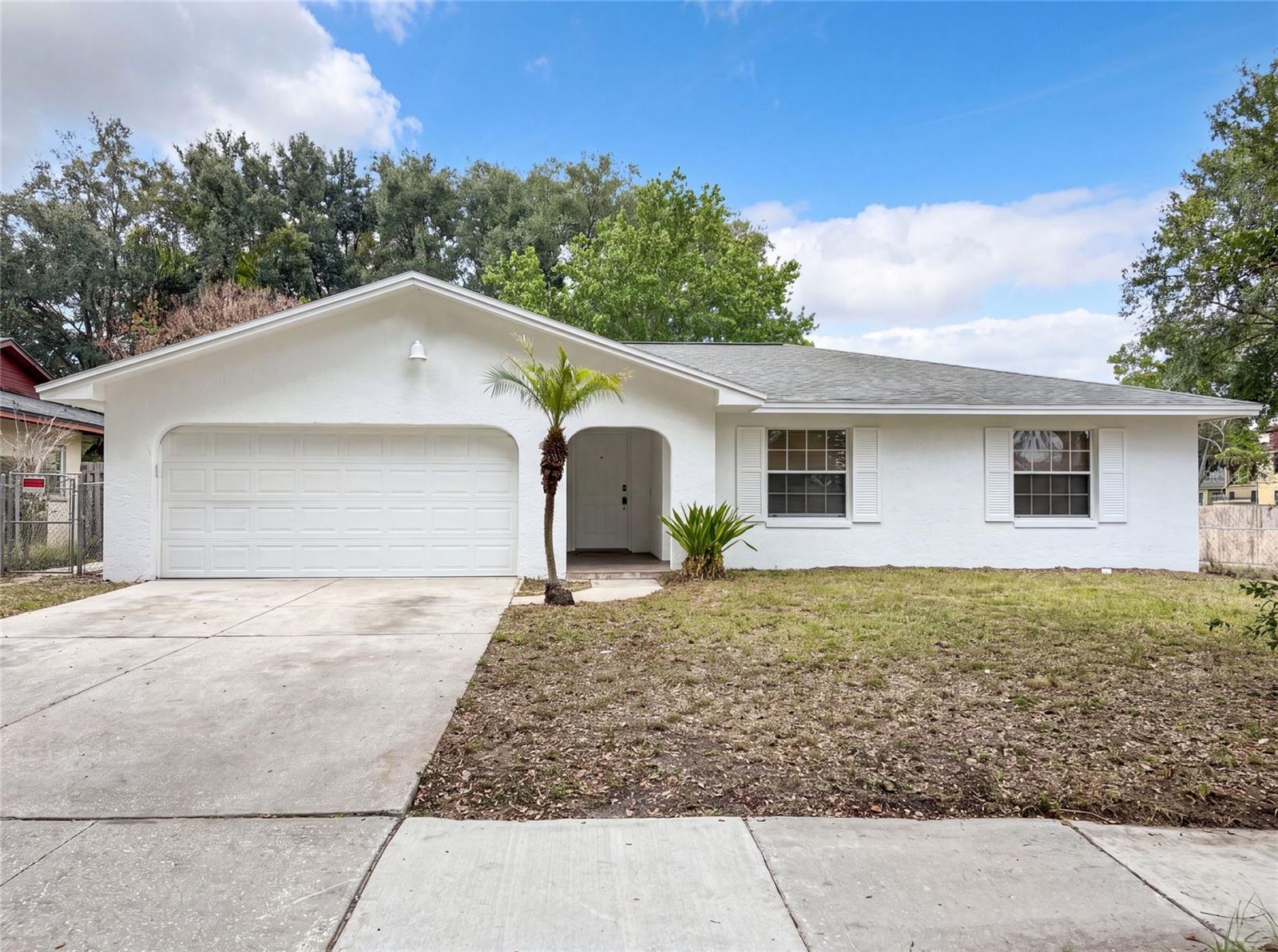 2401 Myakka Dr Property Photo 1