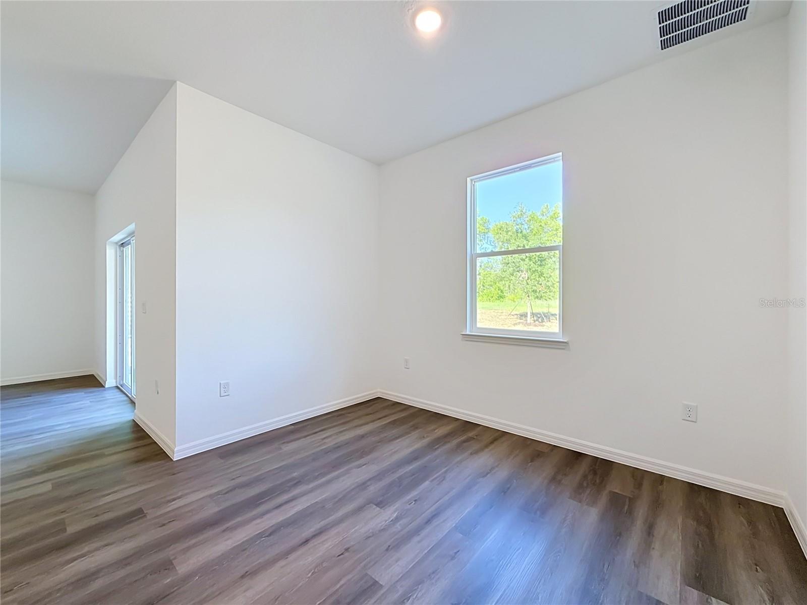 110 Fruitwood Ave Property Photo 17
