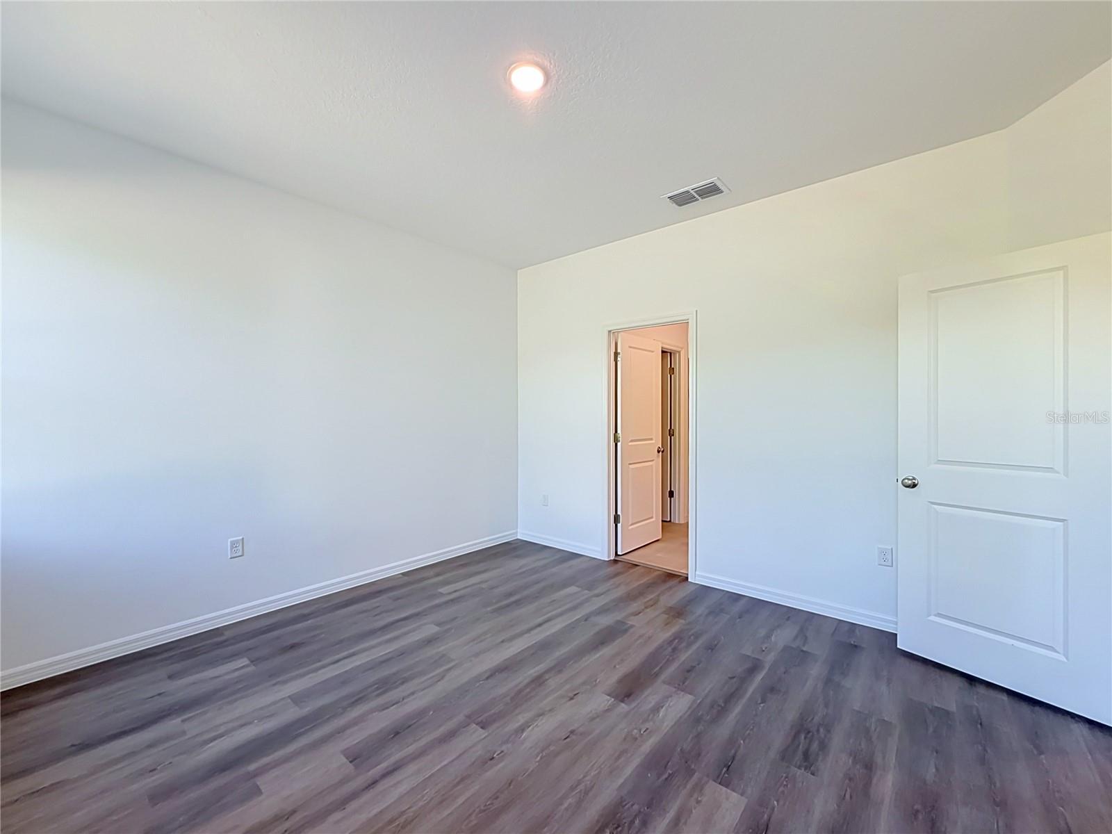 110 Fruitwood Ave Property Photo 22