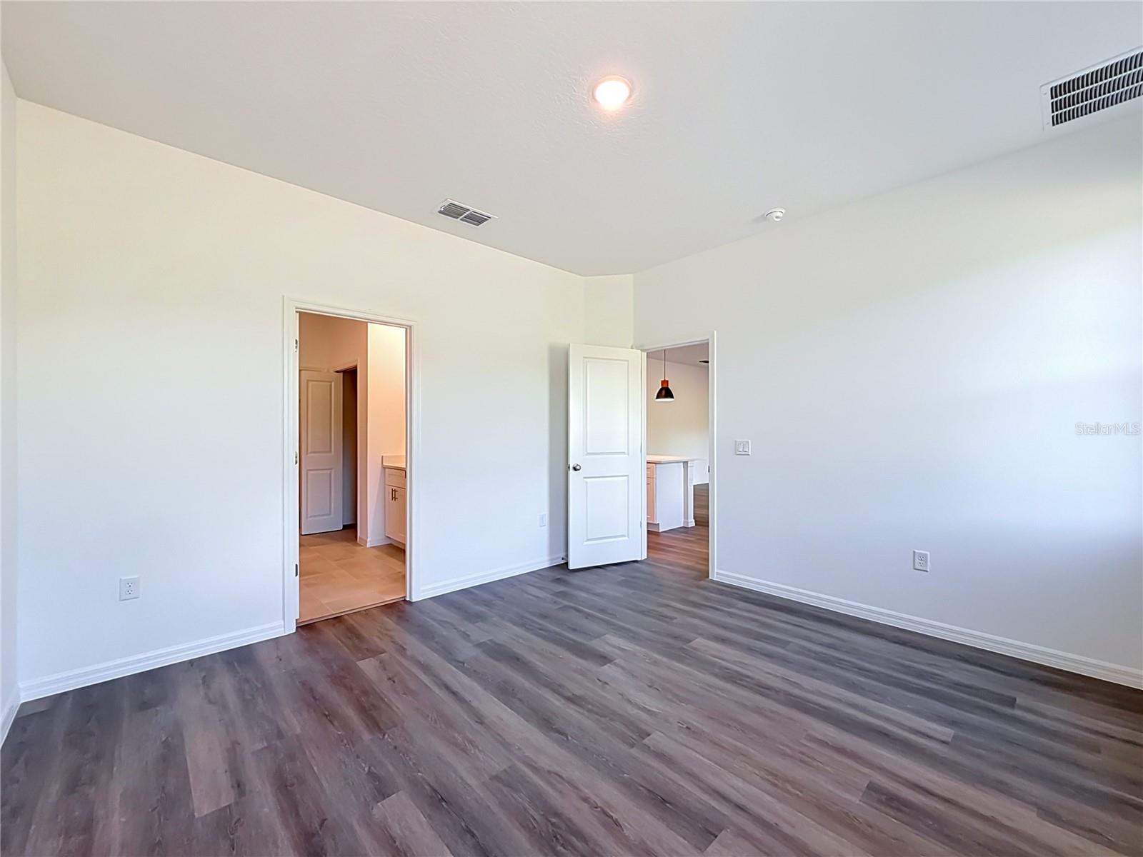 110 Fruitwood Ave Property Photo 23