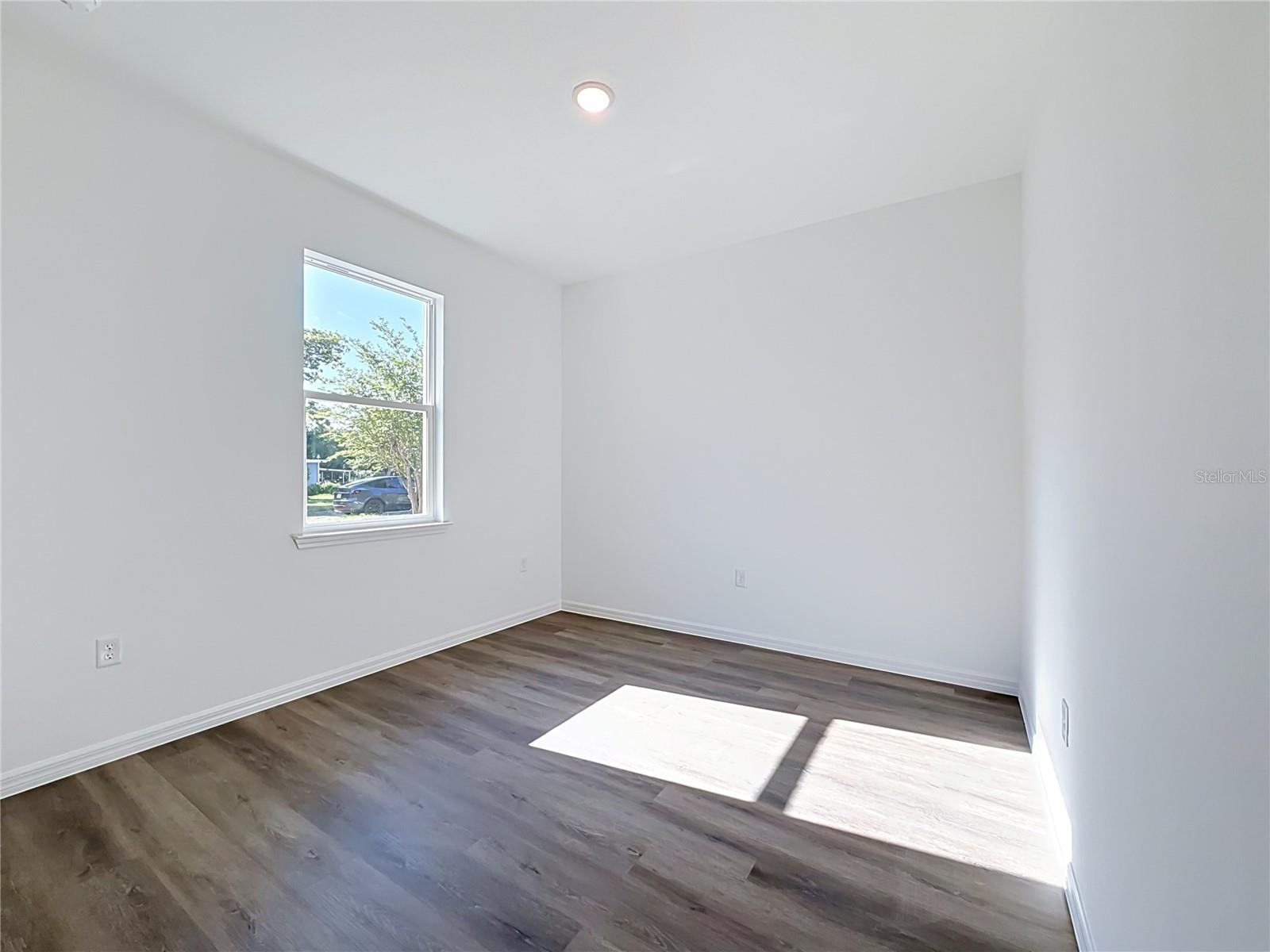 110 Fruitwood Ave Property Photo 33