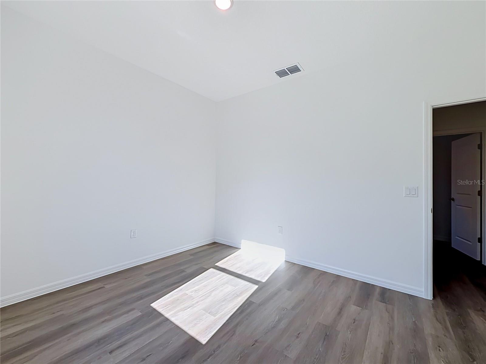 110 Fruitwood Ave Property Photo 34