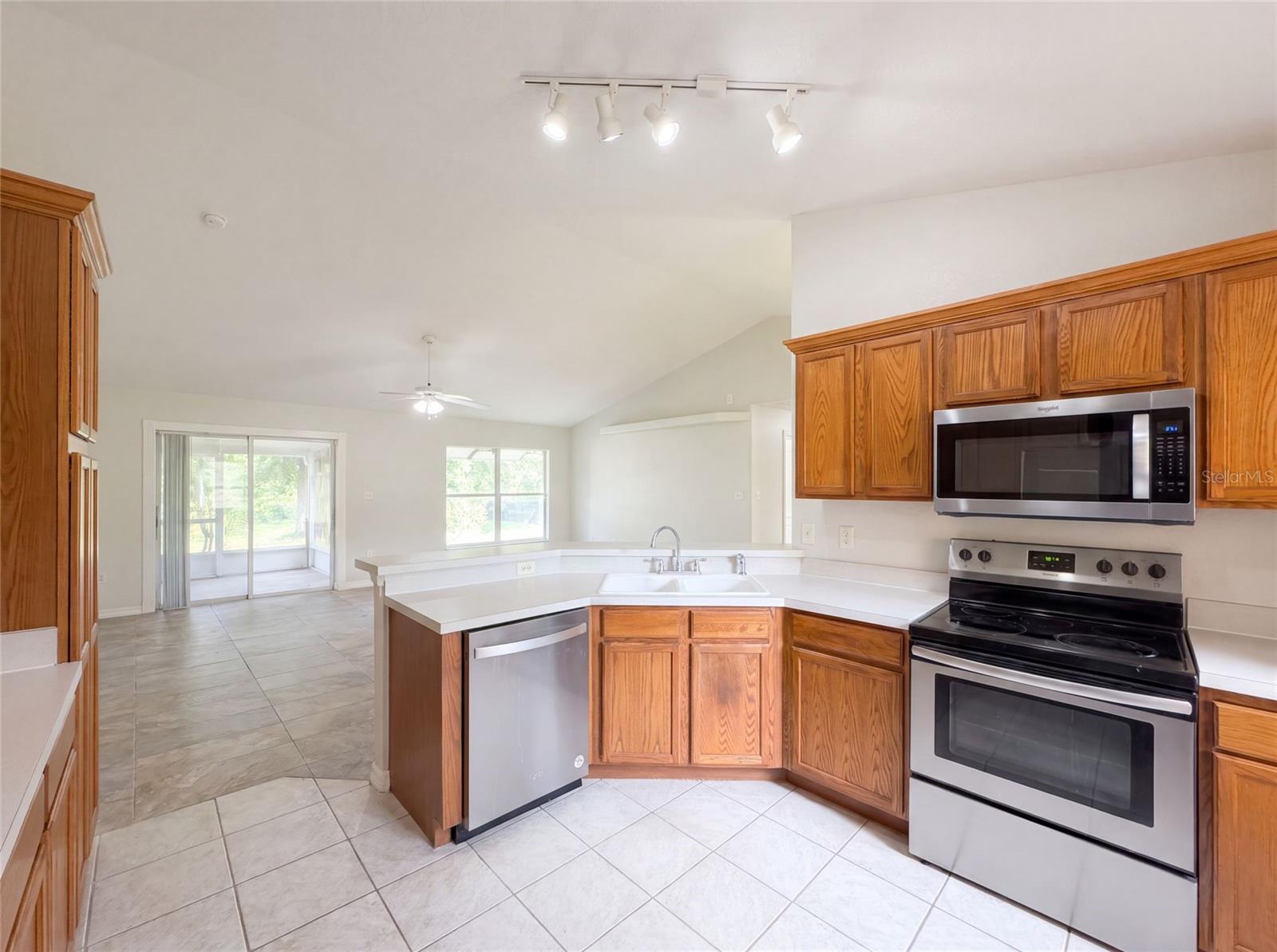 314 Dupont Cir Property Photo 4