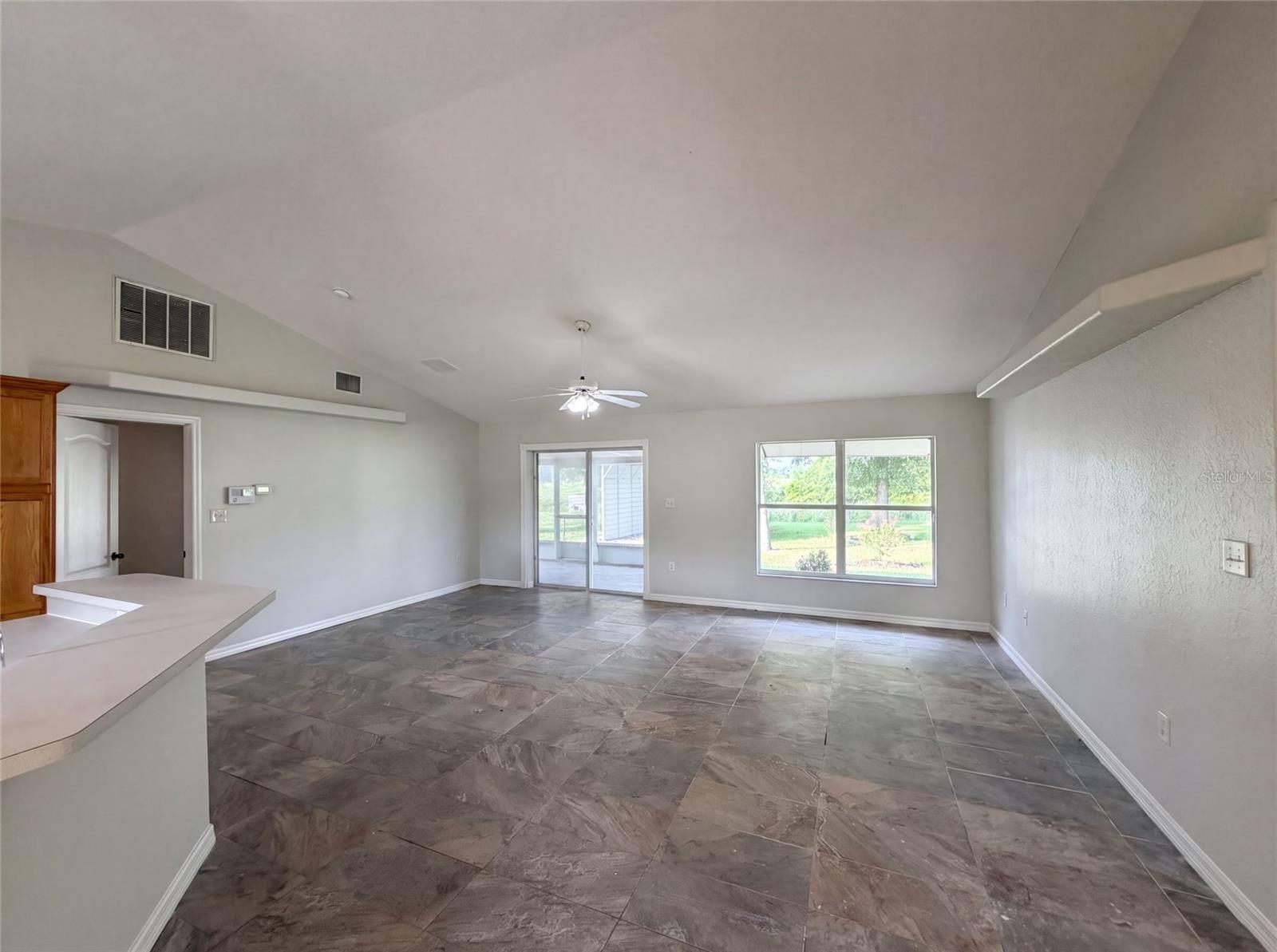 314 Dupont Cir Property Photo 6