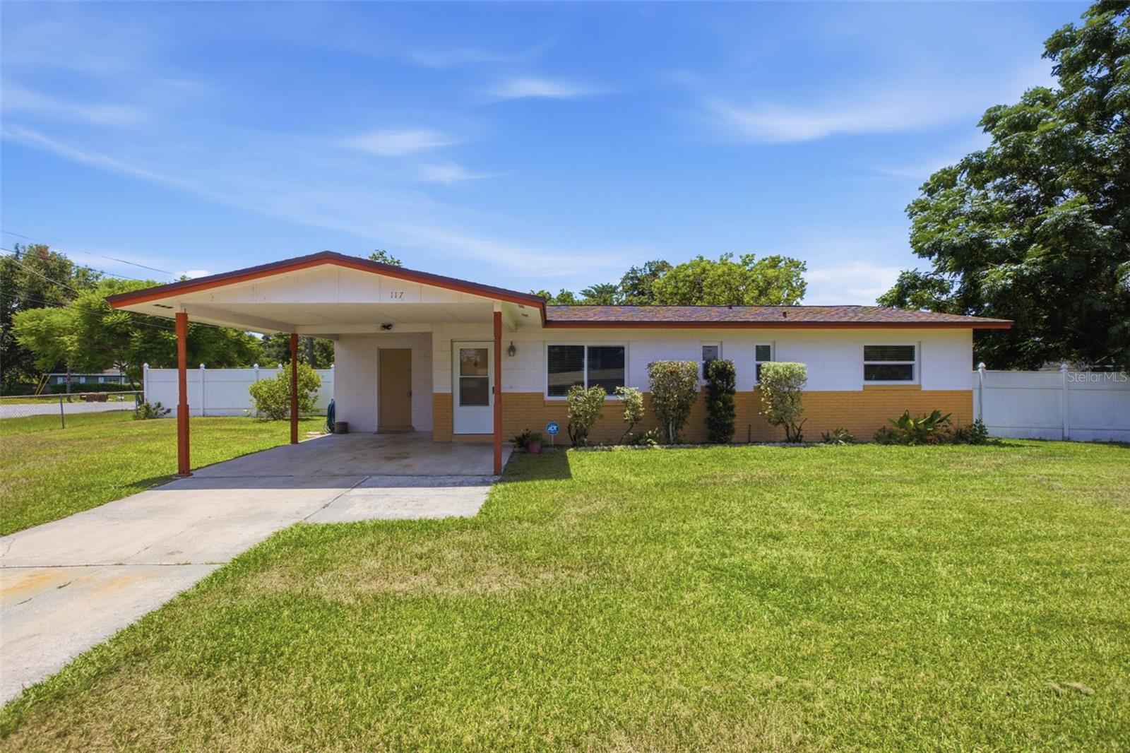 117 DAHLIA DR