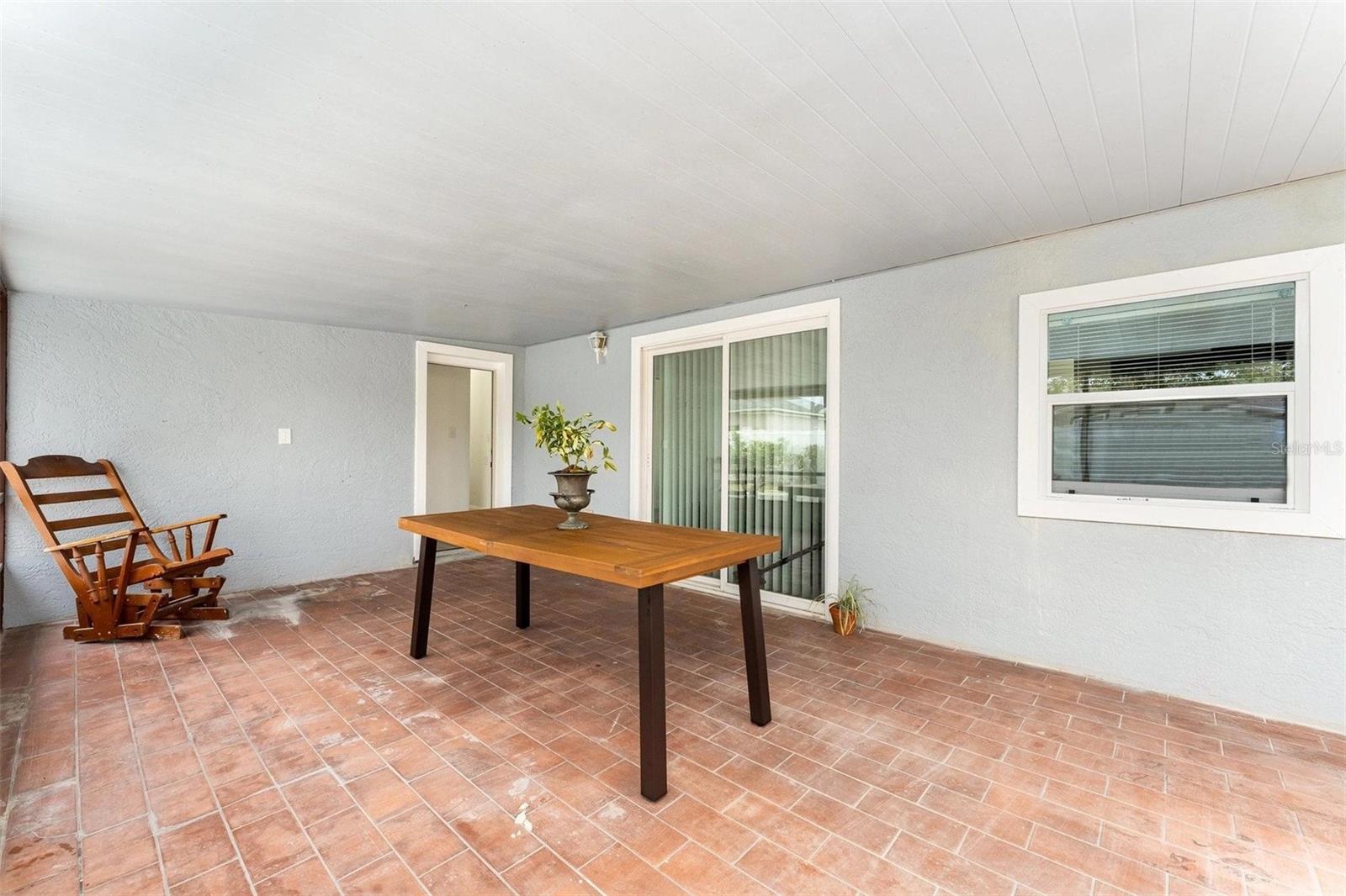 334 Dagama Ct Property Photo 8