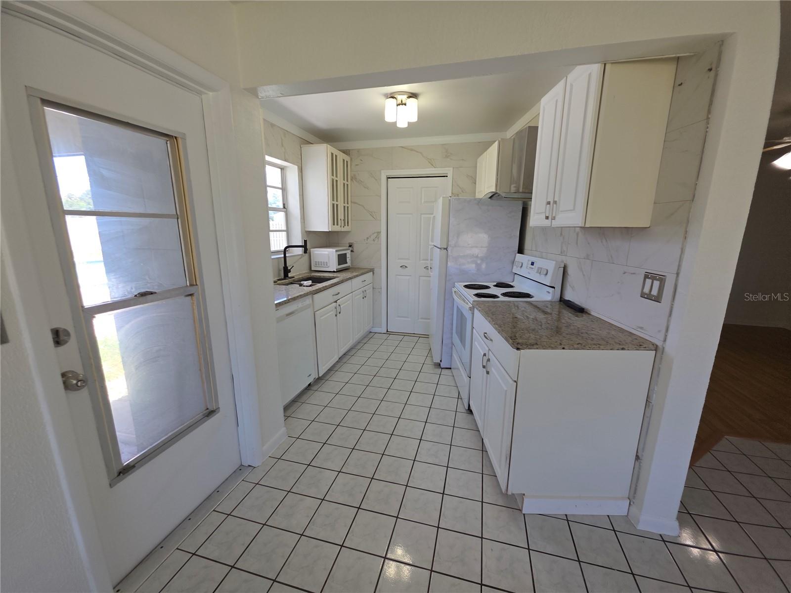 802 Crawford St Property Photo 6
