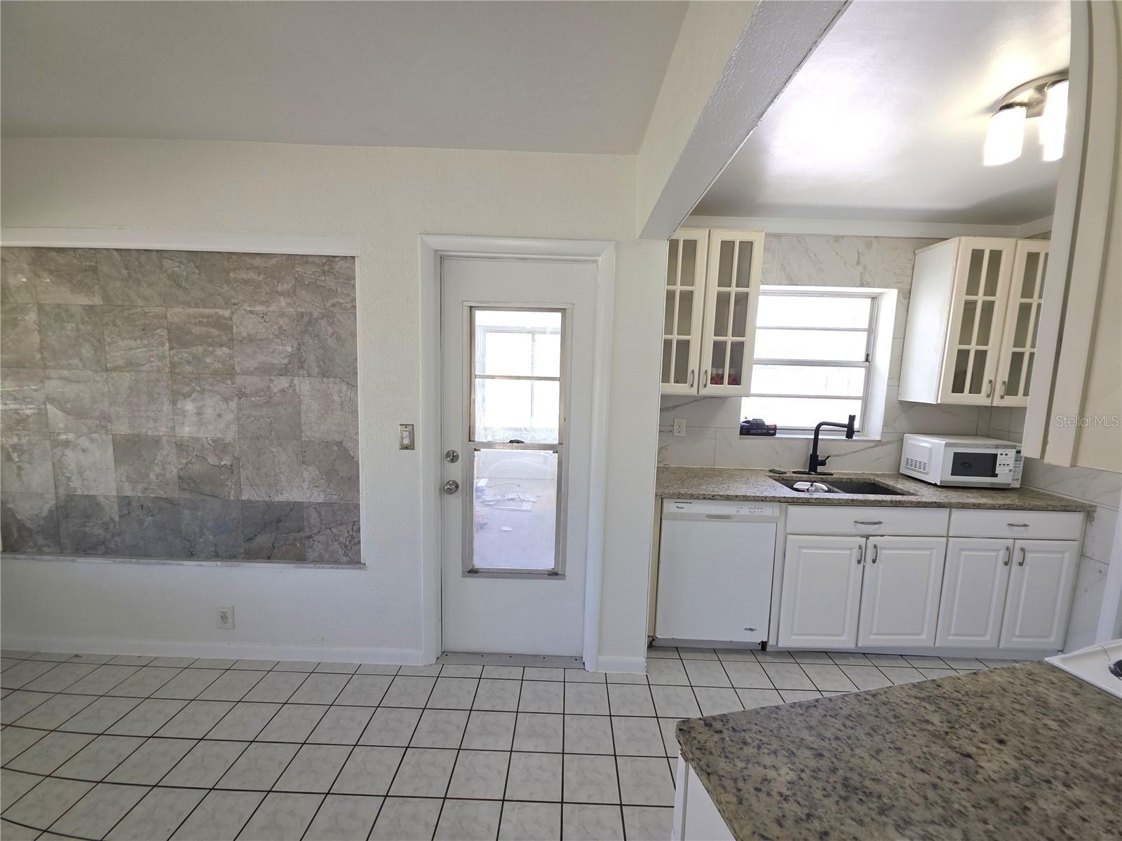 802 Crawford St Property Photo 10