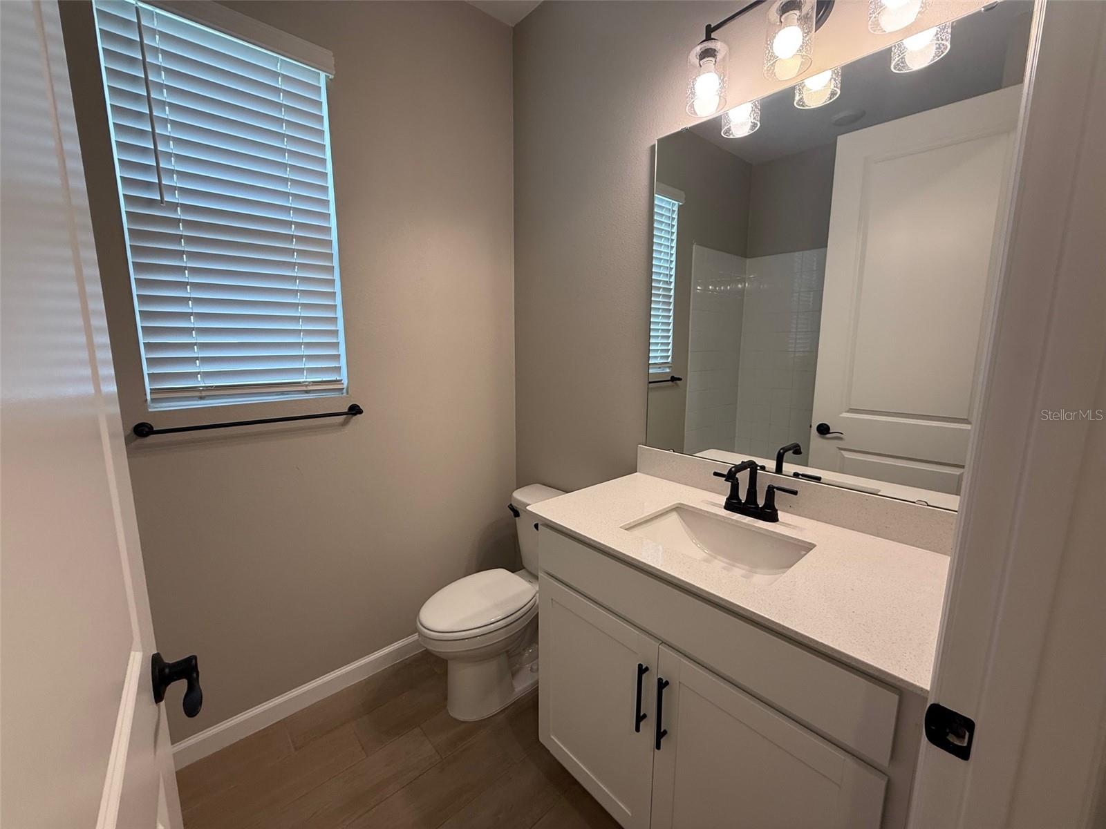 10073 Spring Lake Dr Property Photo 17