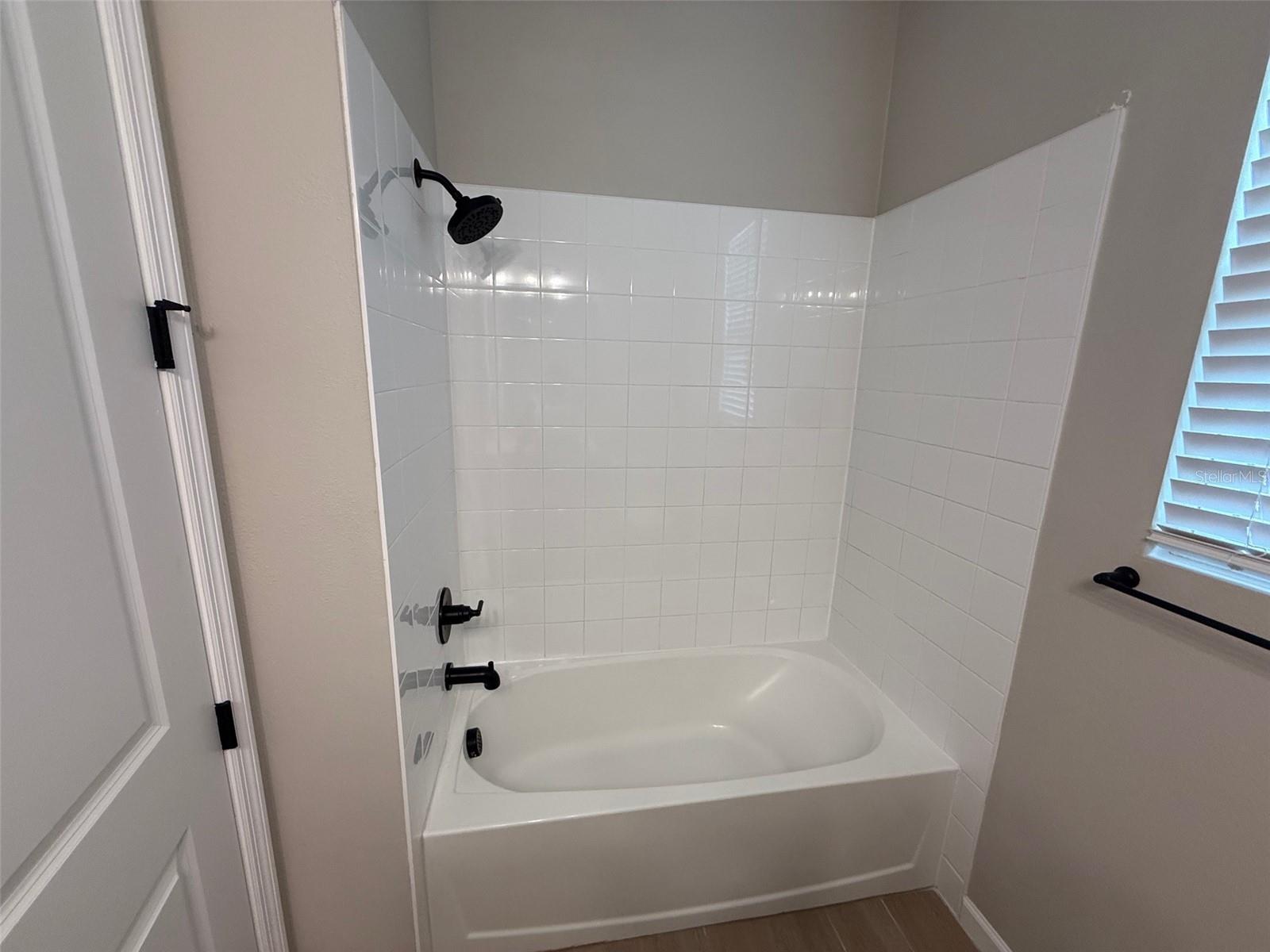 10073 Spring Lake Dr Property Photo 18