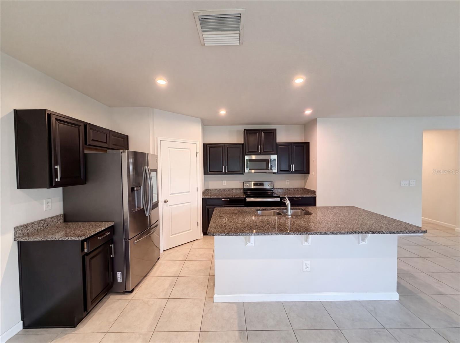 10654 Hawks Landing Dr Property Photo 2