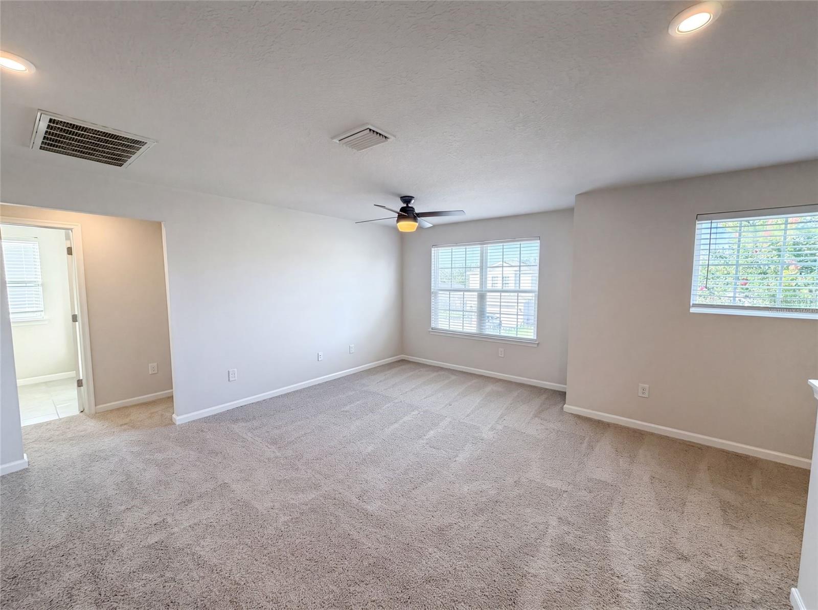 10654 Hawks Landing Dr Property Photo 4