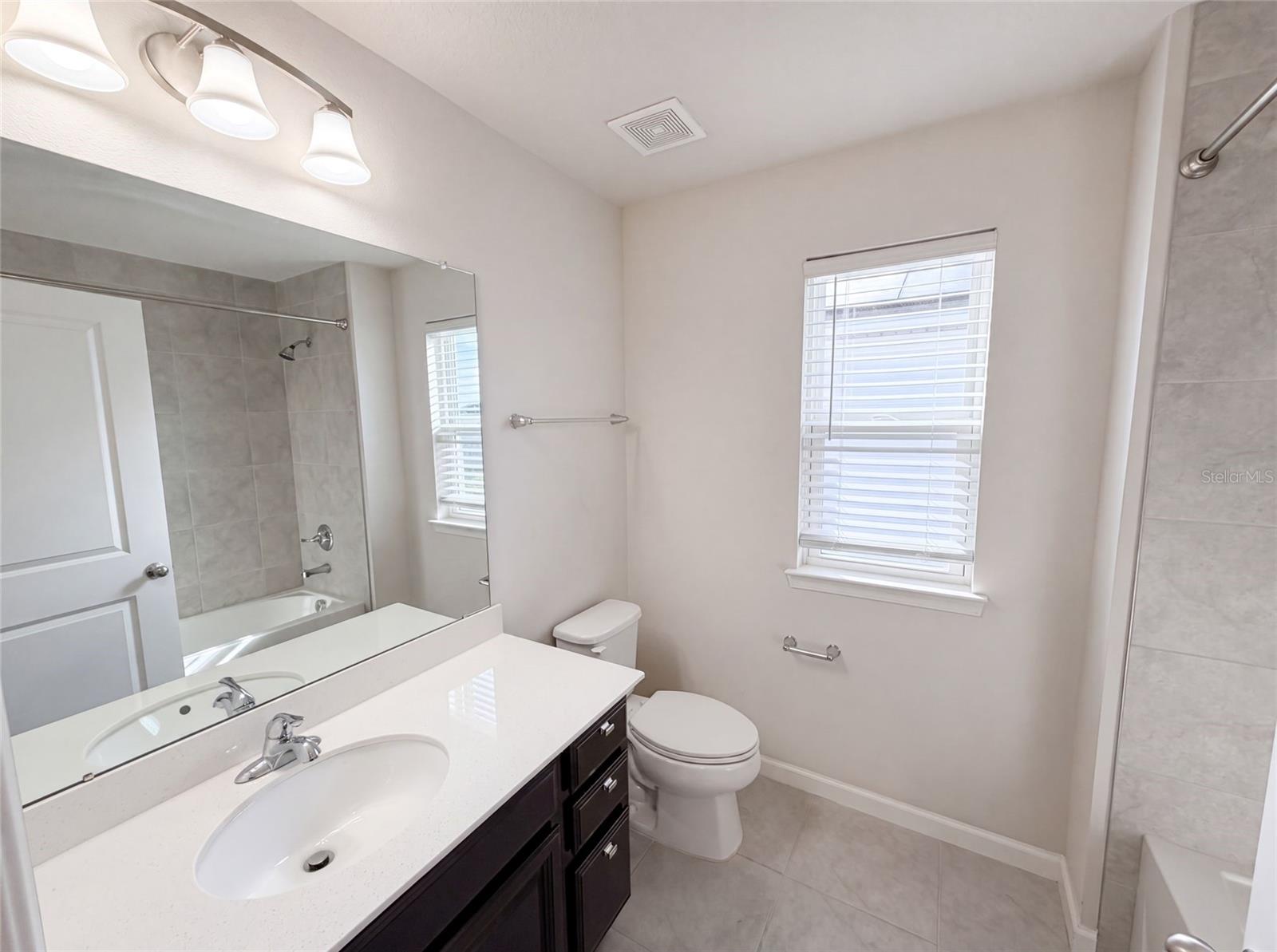 10654 Hawks Landing Dr Property Photo 14