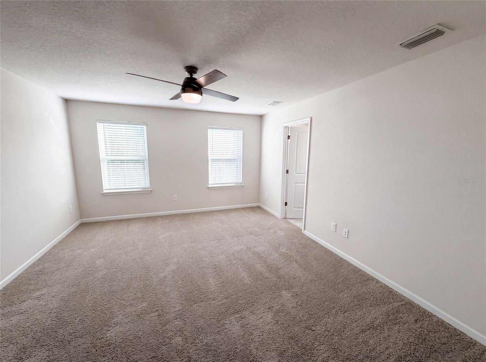 10654 Hawks Landing Dr Property Photo 21