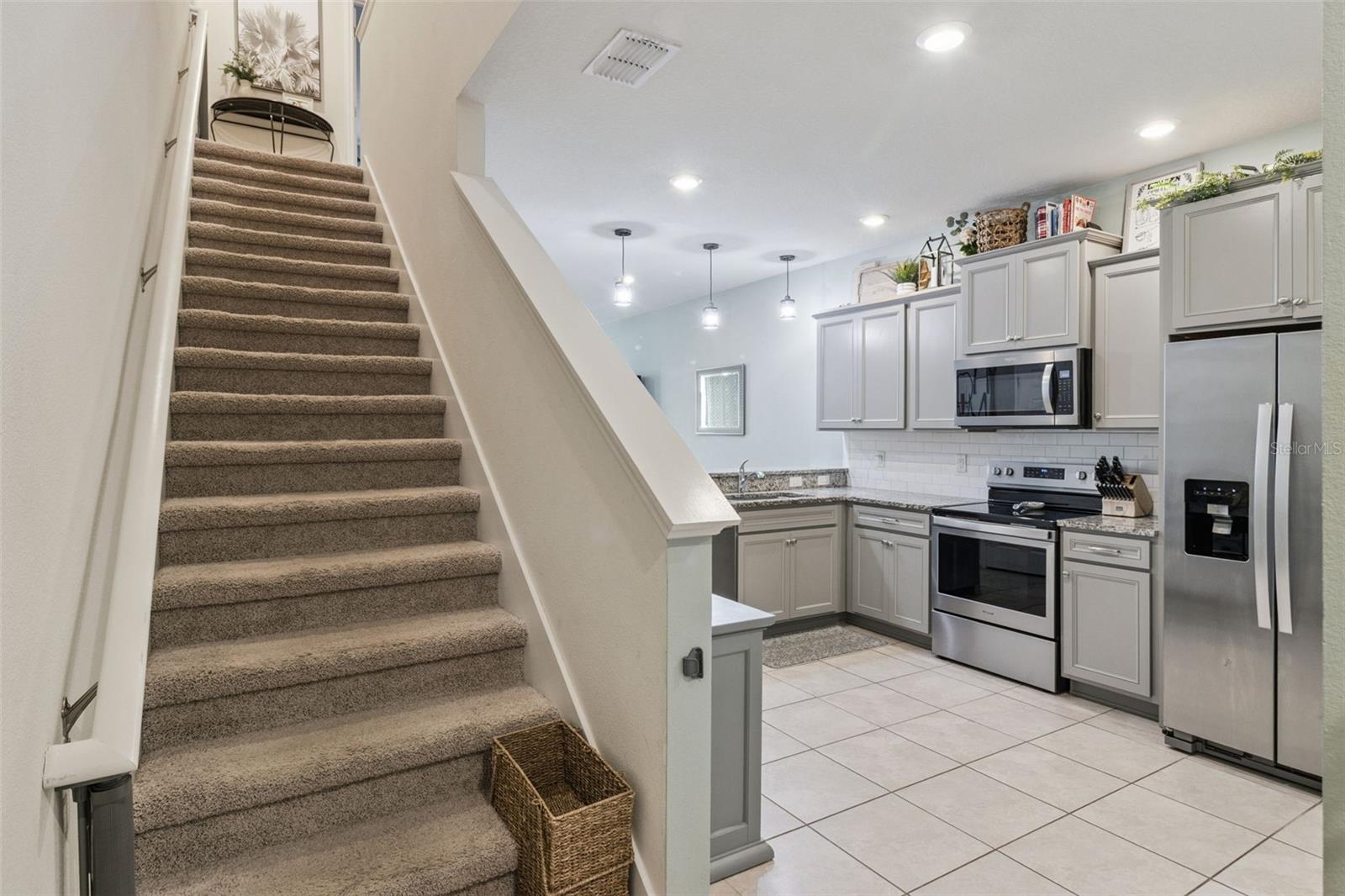 5329 Sylvester Loop Property Photo 4