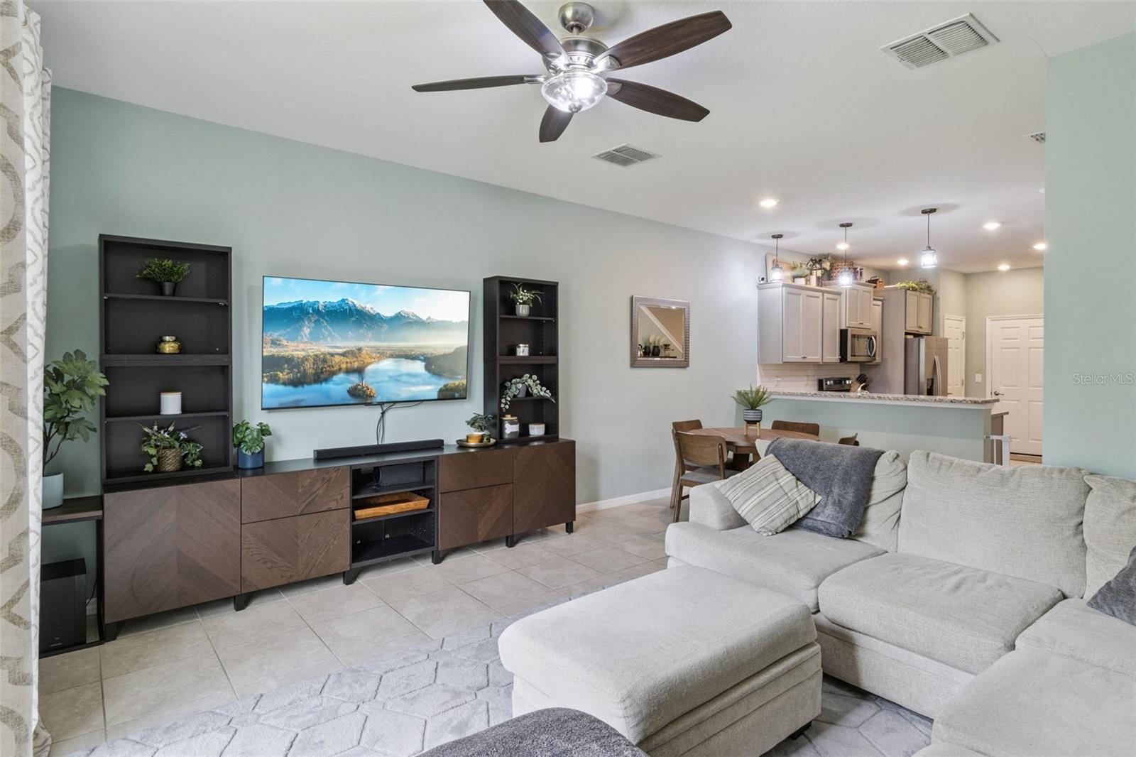 5329 Sylvester Loop Property Photo 6