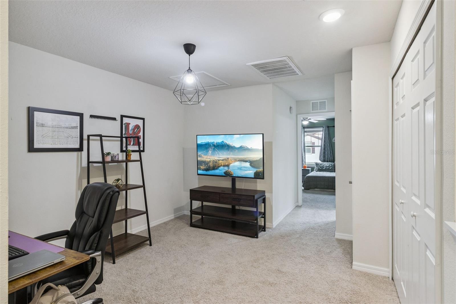 5329 Sylvester Loop Property Photo 16