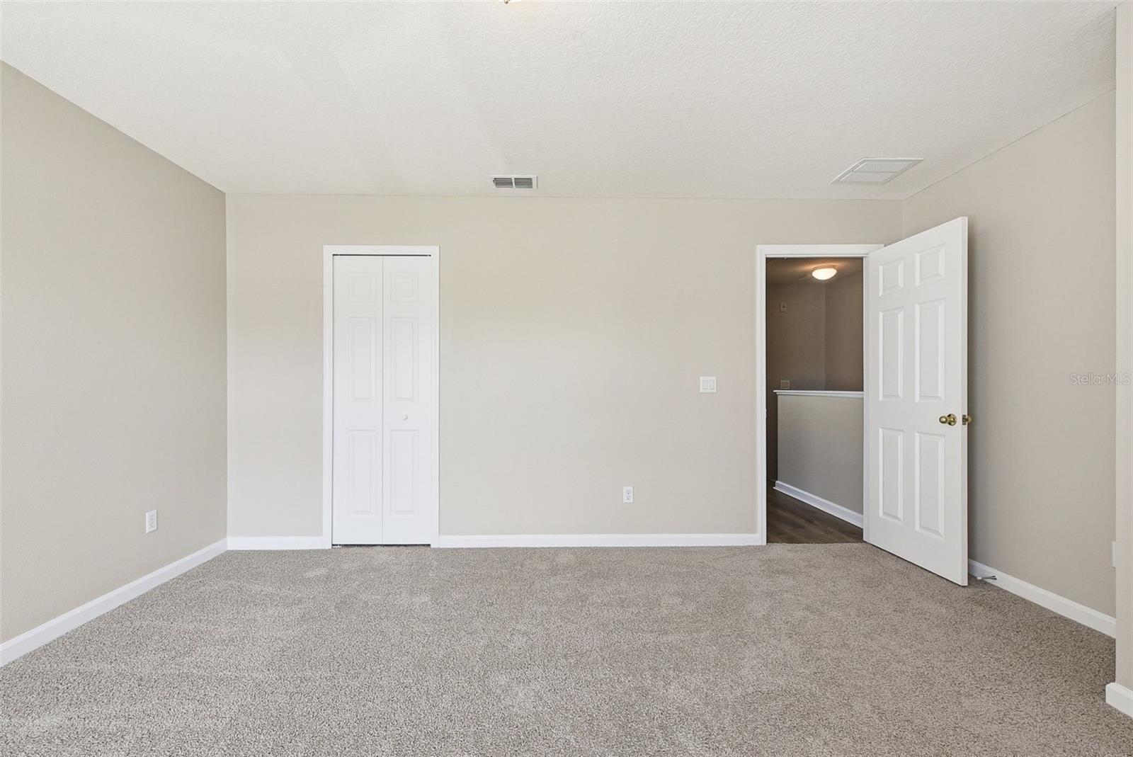901 Pine Pointe Ln Property Photo 17