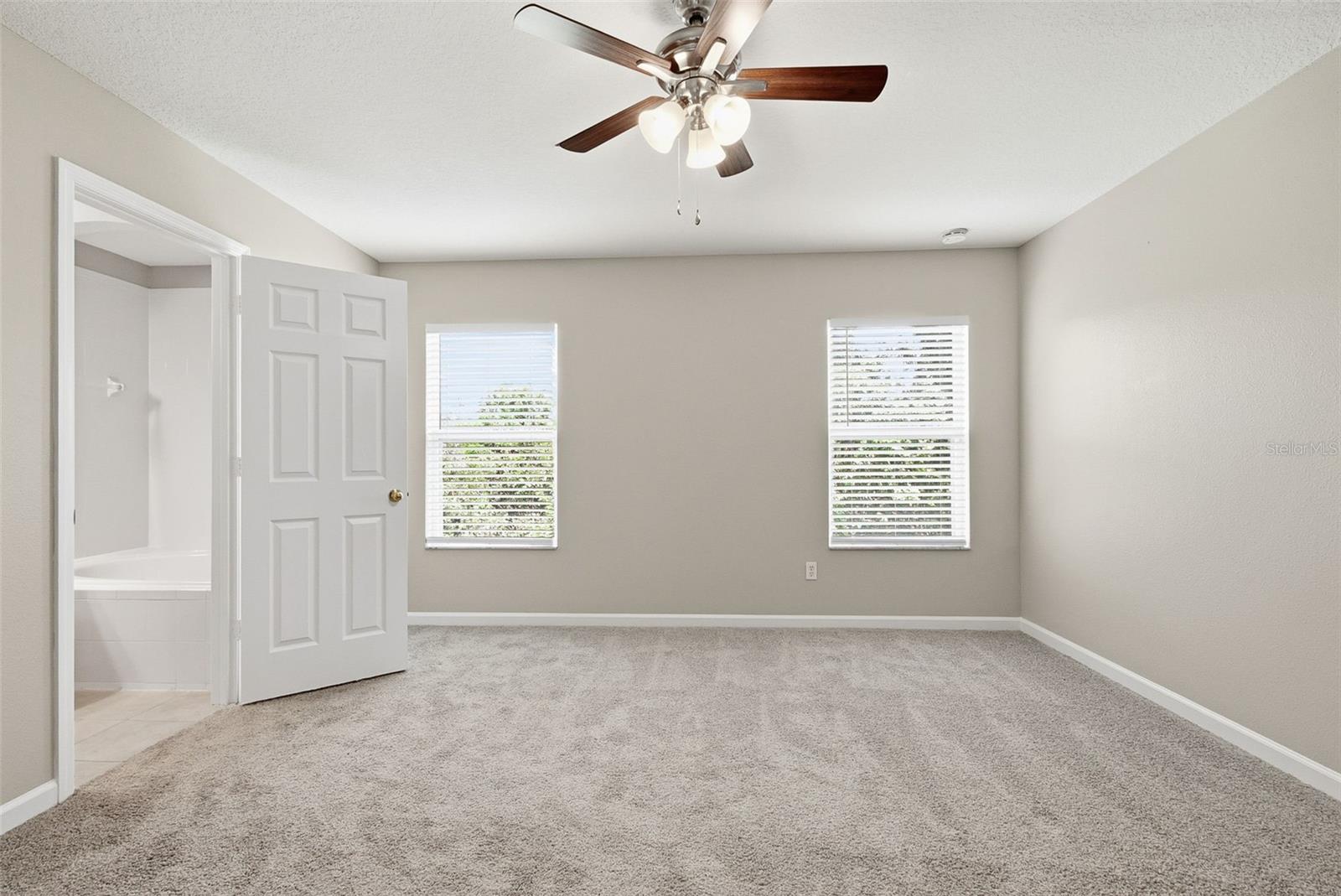 901 Pine Pointe Ln Property Photo 18