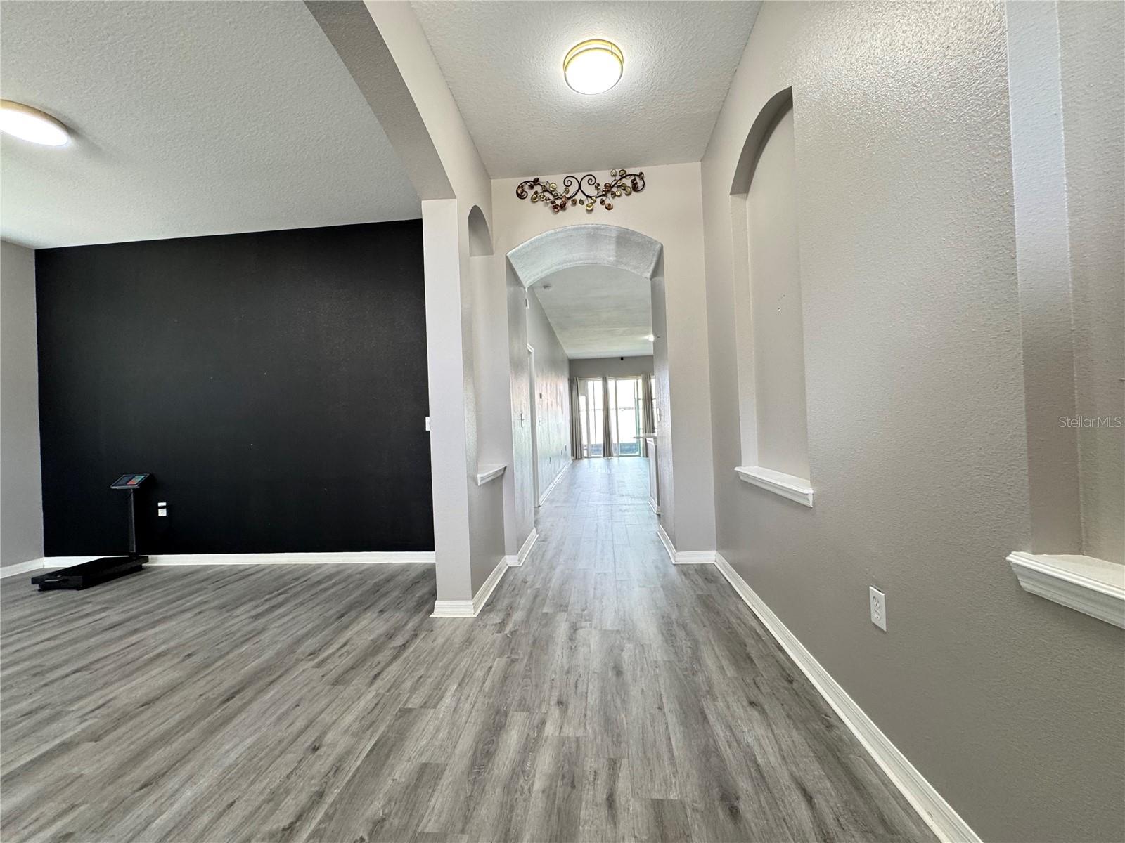 10868 Standing Stone Drive Property Photo 4
