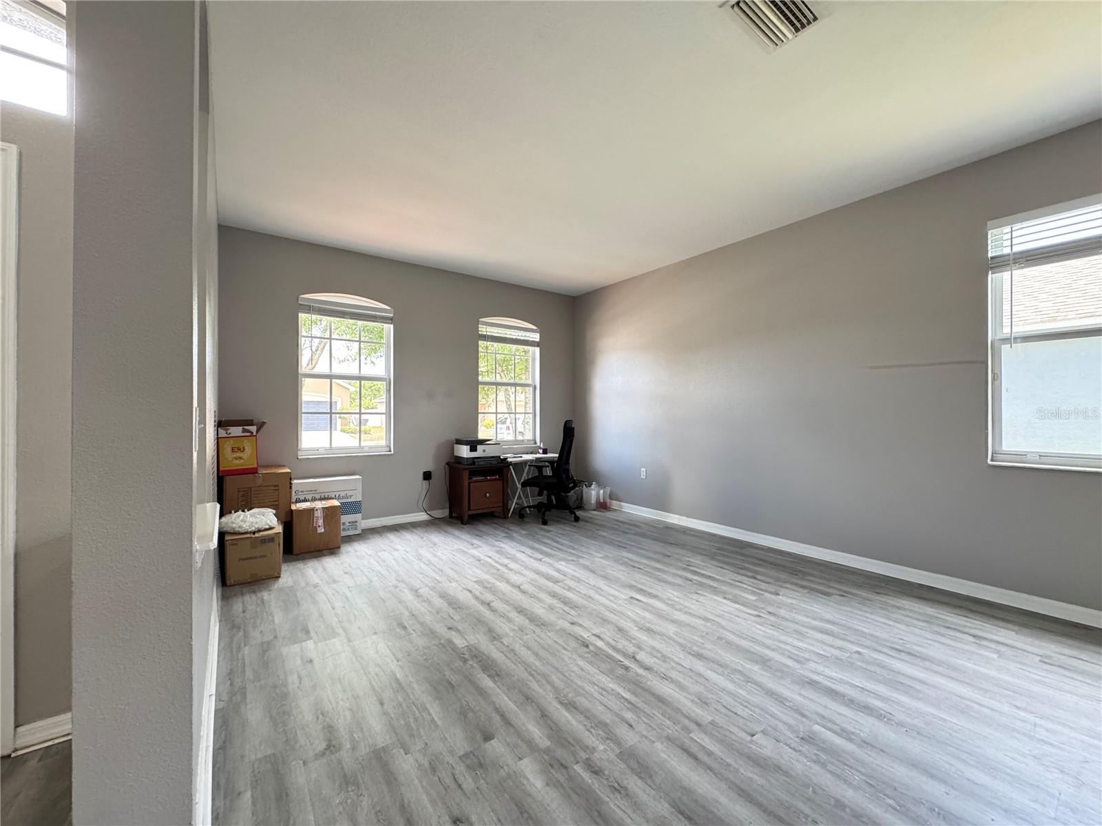 10868 Standing Stone Drive Property Photo 6
