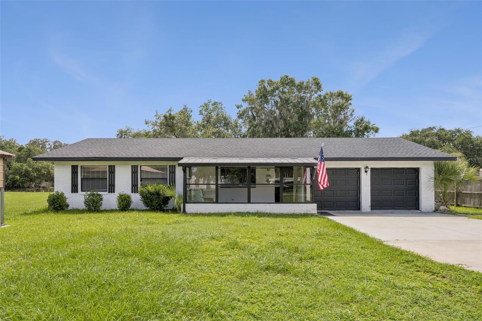 2082 Shady Ln Property Photo 1
