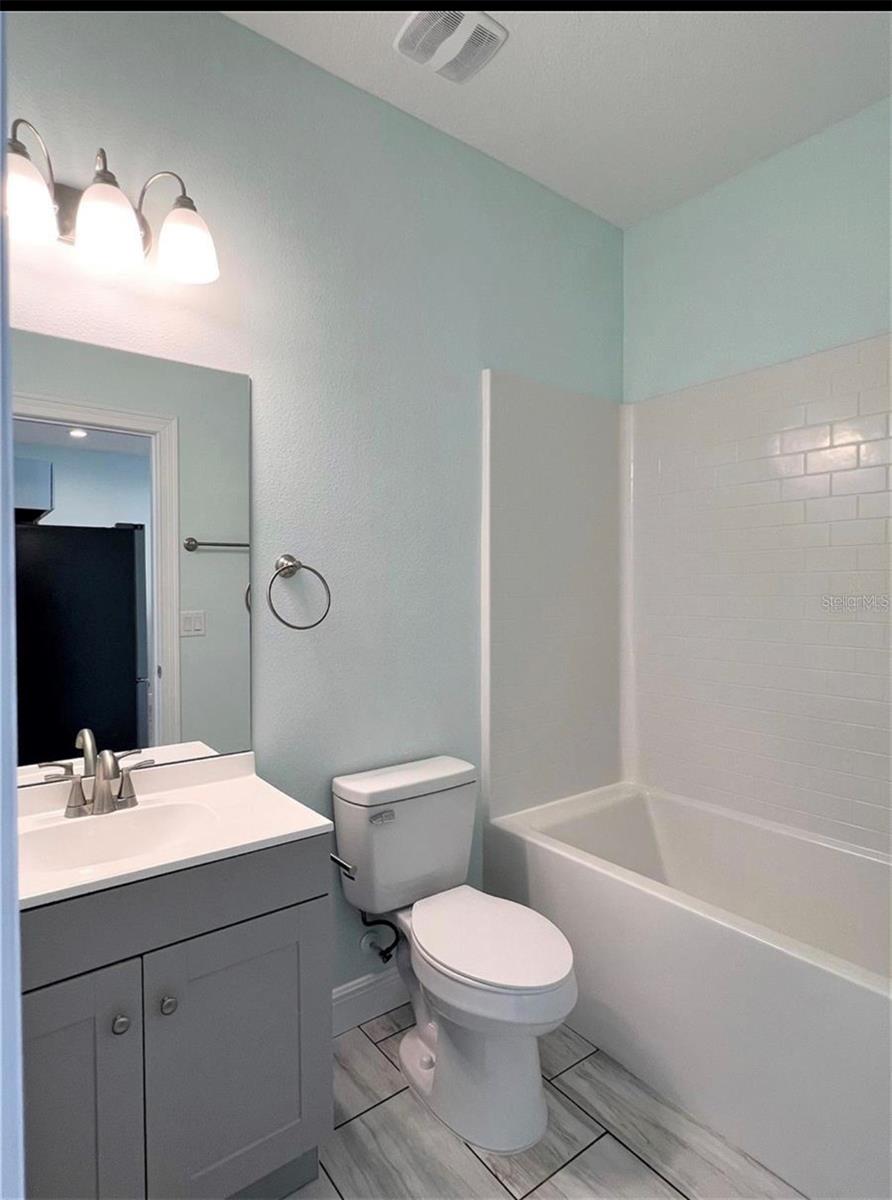 1418 N Orange St Property Photo 9