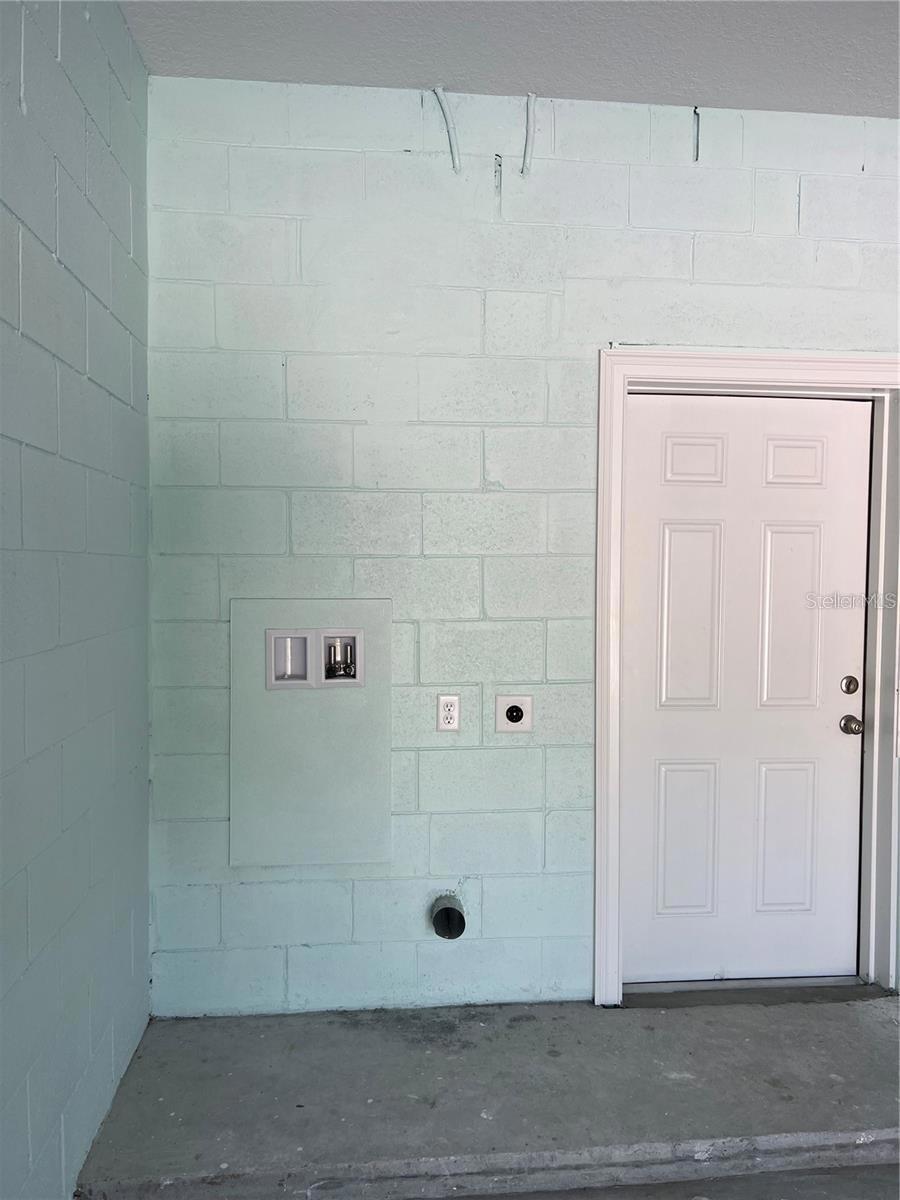 1418 N Orange St Property Photo 11