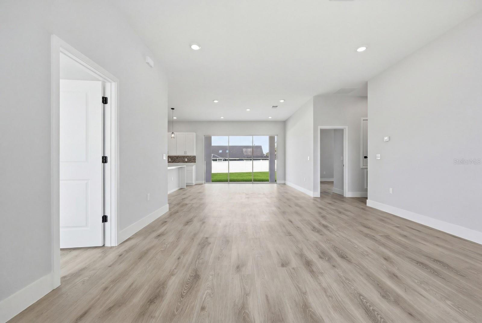 13715 Sw 38th Ct Property Photo 5
