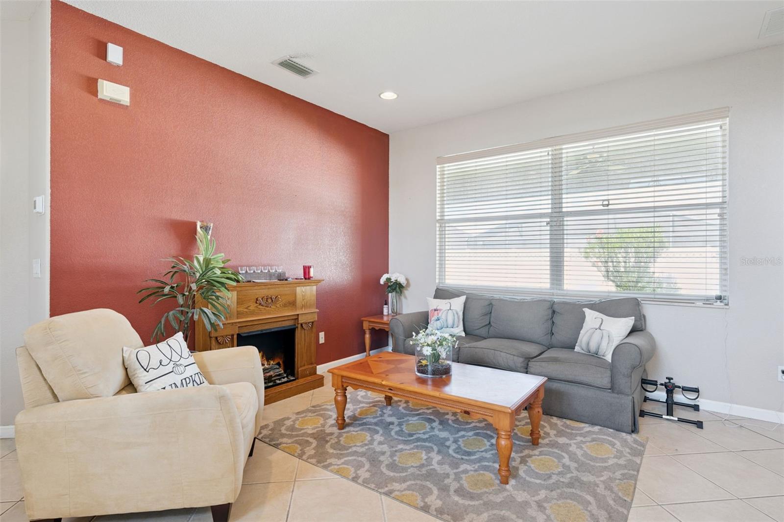 2930 White Cedar Cir Property Photo 3
