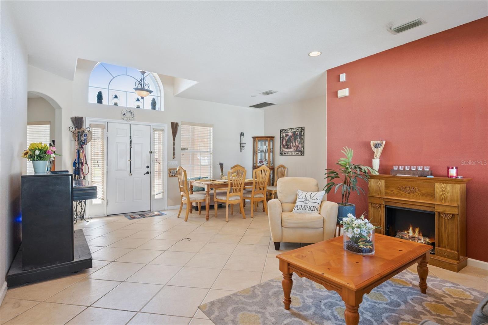 2930 White Cedar Cir Property Photo 5