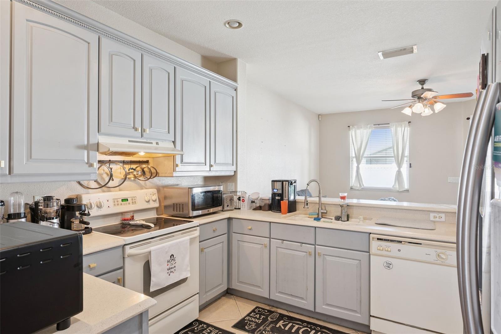2930 White Cedar Cir Property Photo 6