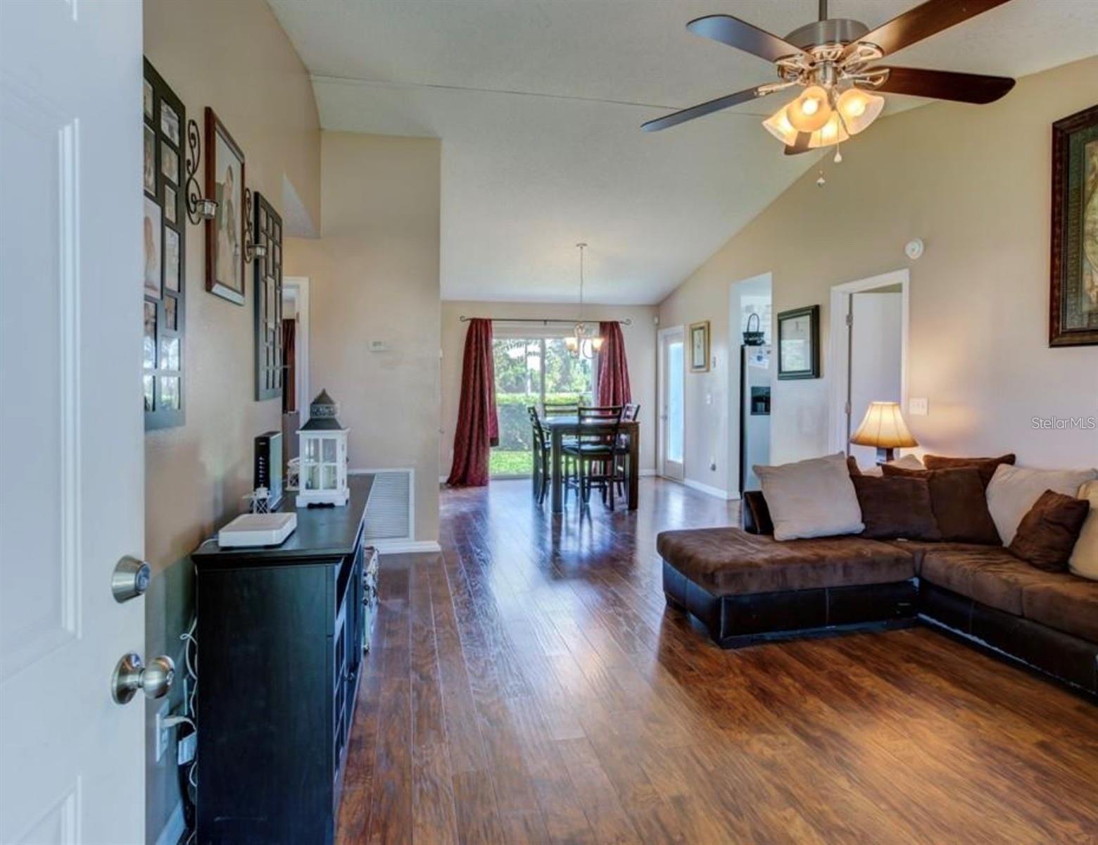 1730 Tropical Ct Property Photo 3