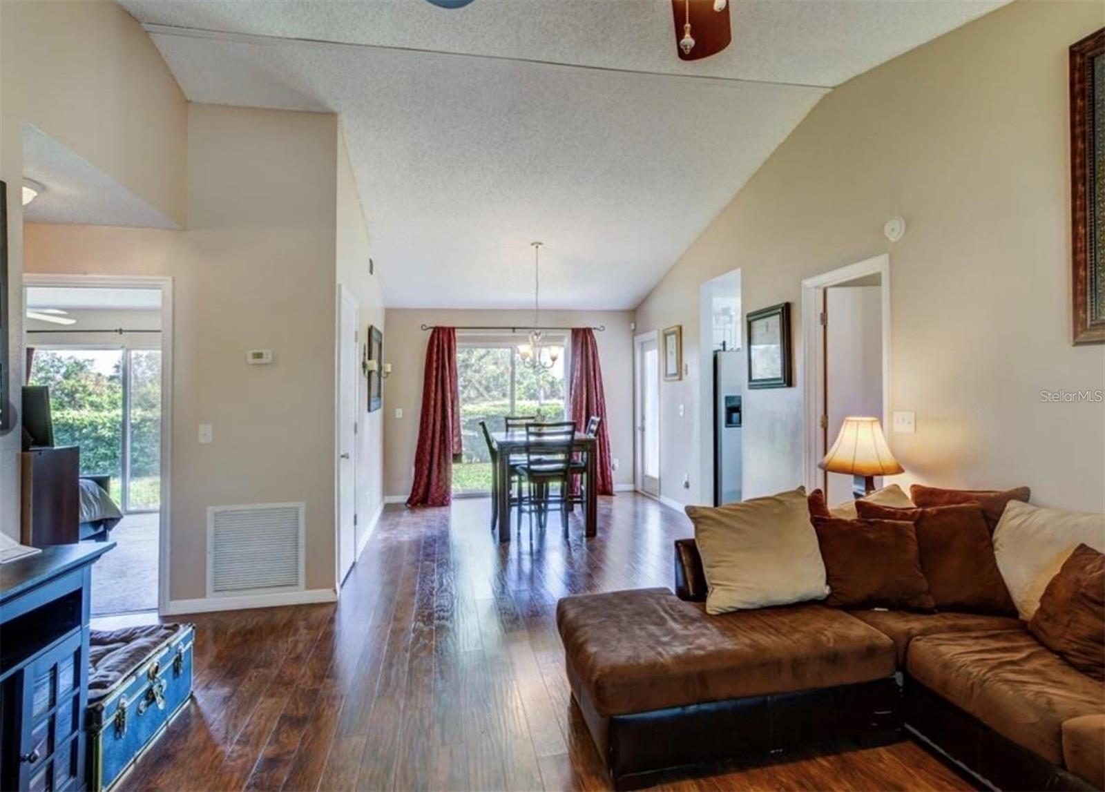 1730 Tropical Ct Property Photo 4