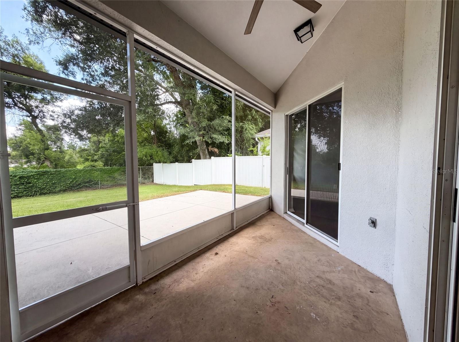 222 Taylor Bay Ln Property Photo 11