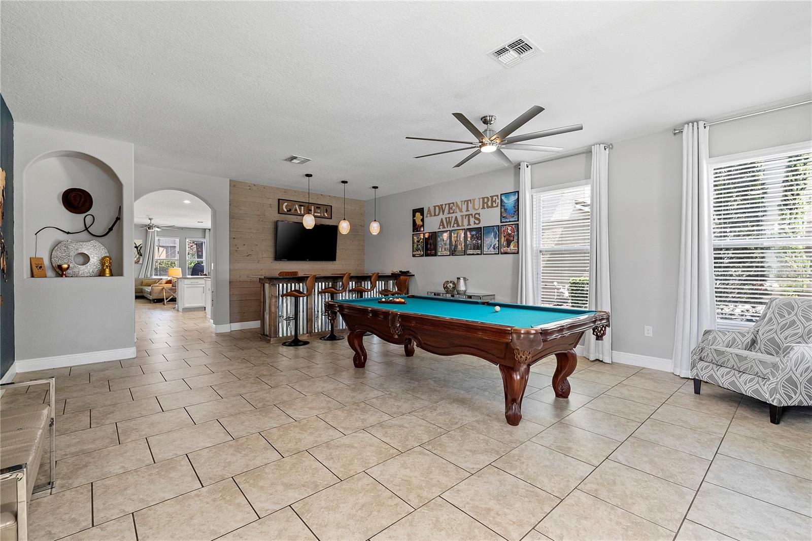 4200 Oaktree Dr Property Photo 6