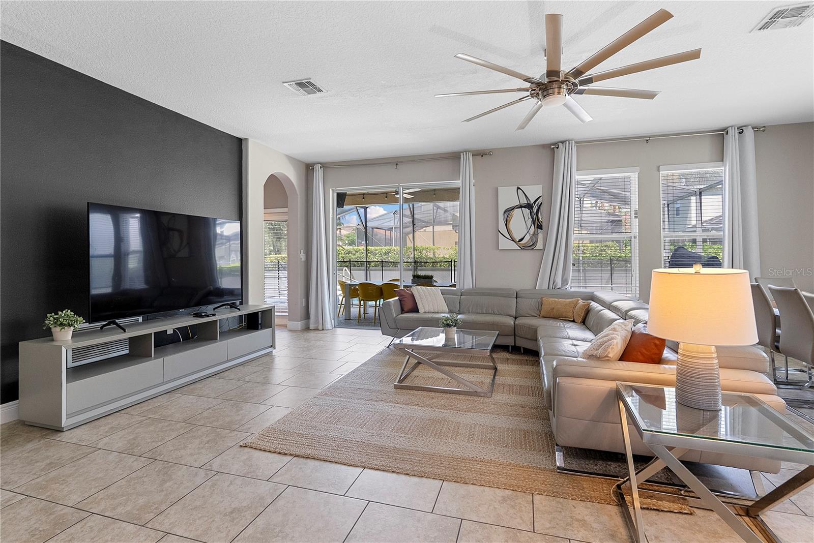 4200 Oaktree Dr Property Photo 20
