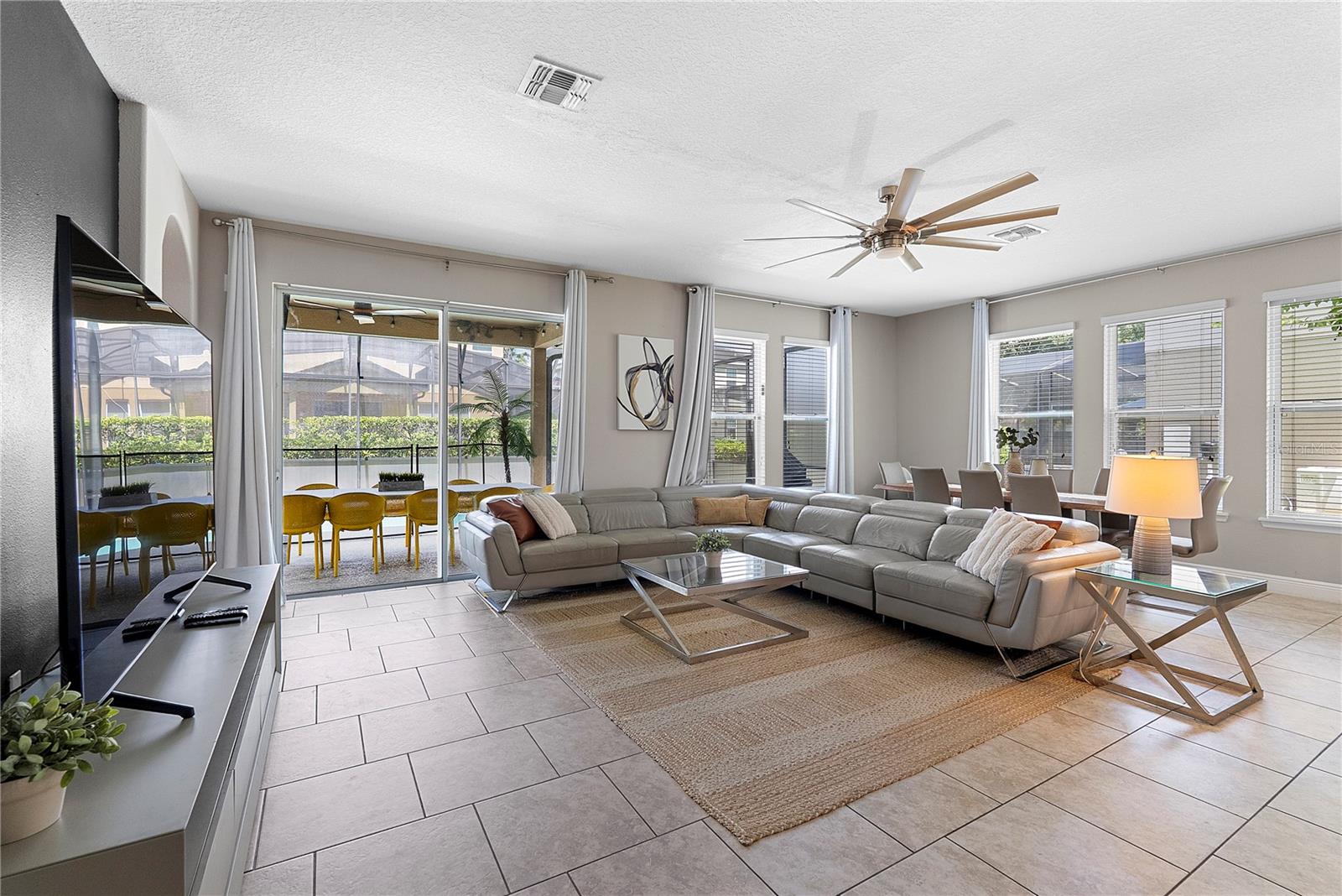 4200 Oaktree Dr Property Photo 21